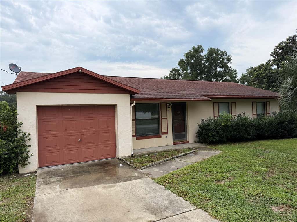 Photo of 11 Pine Circle Lane, Ocala, FL 34472 (MLS # OM729936)