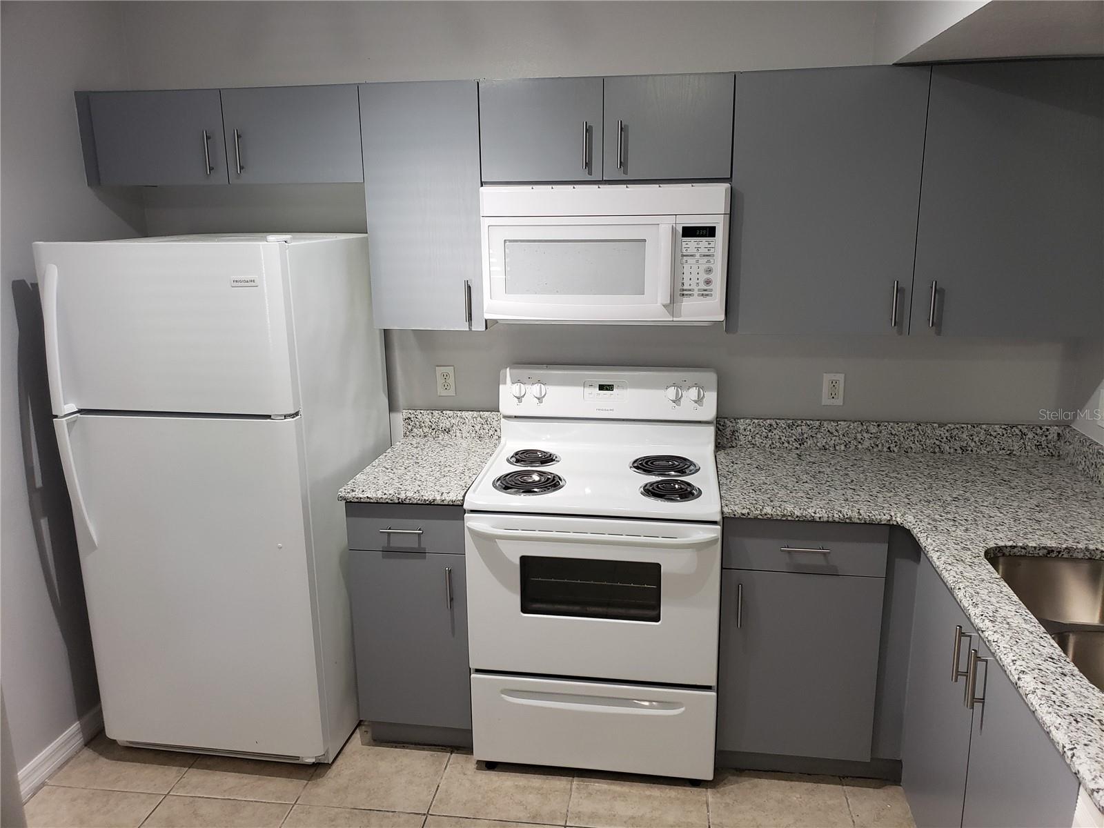 VILLAS DEL SOL/MDW WOODS CONDO - Residential Lease