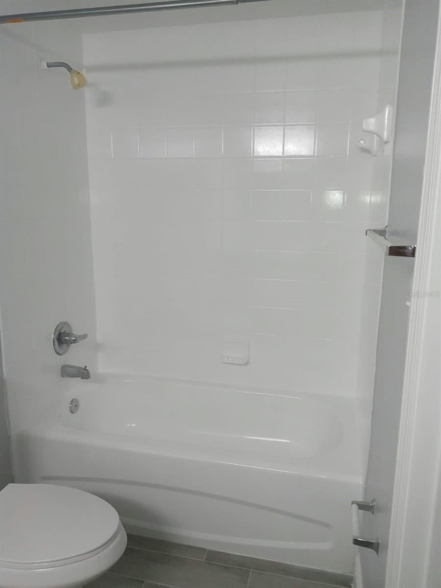 VILLAS DEL SOL/MDW WOODS CONDO - Residential Lease