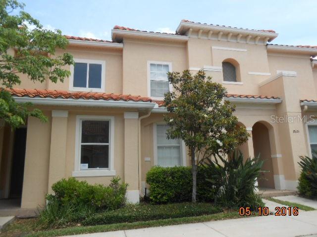 Immaculate 3 bed 3 bath townhouse in gated community with pool, Easy access and very close to 192, I4, and Disney. Close to shopping plaza (walkable in 5 mins) with Walmart and Starbucks. One bedroom & Bath is located on the entry floor, other 2 beds & 2 baths are located on the 2nd floor. Laundry area located on 2nd floor. sorry NO PETS. Property has new paint & bathroom lights. Patio at back of property.