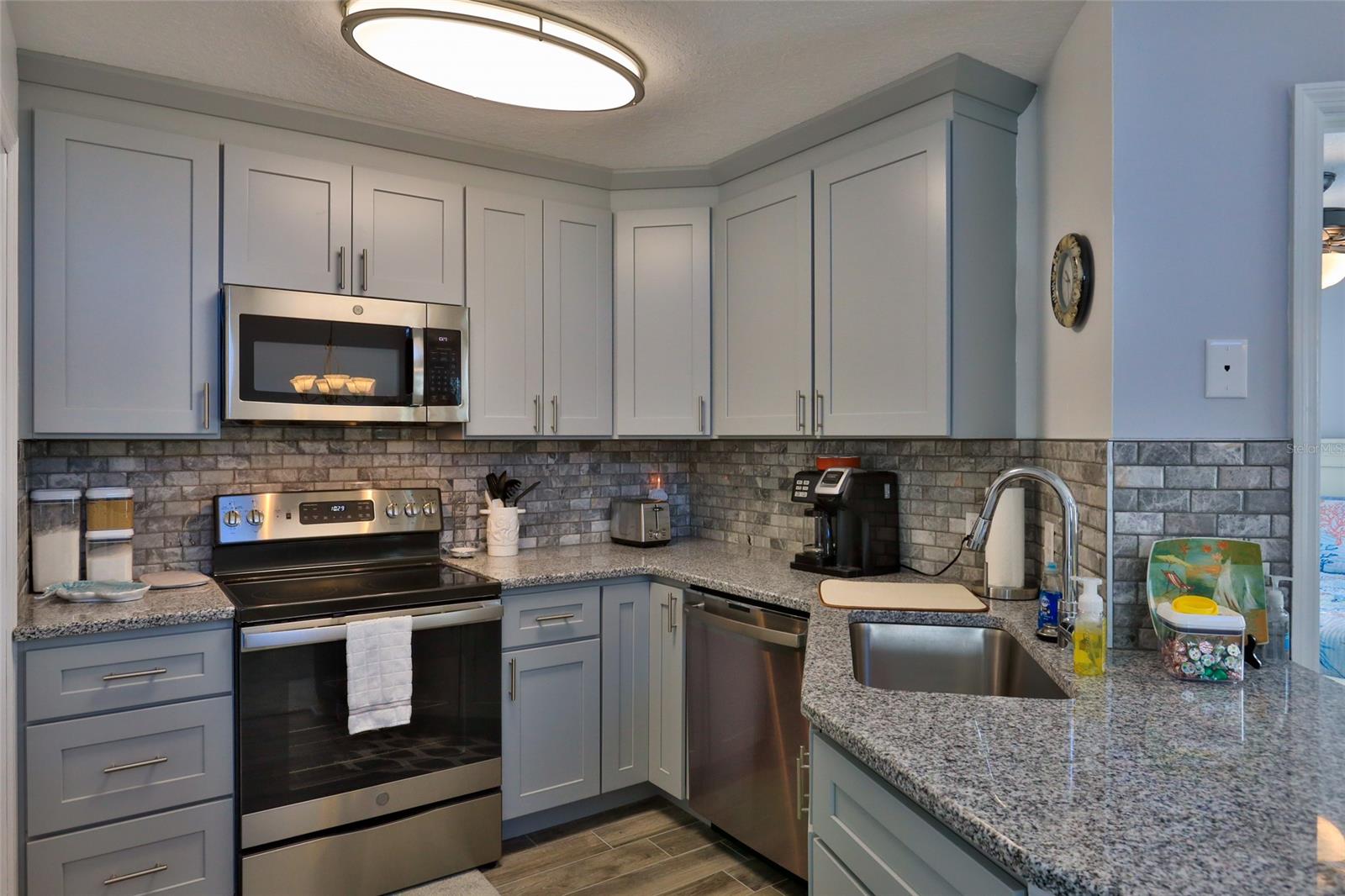 Sun Beach Club Condo Ph 01-03 - Residential