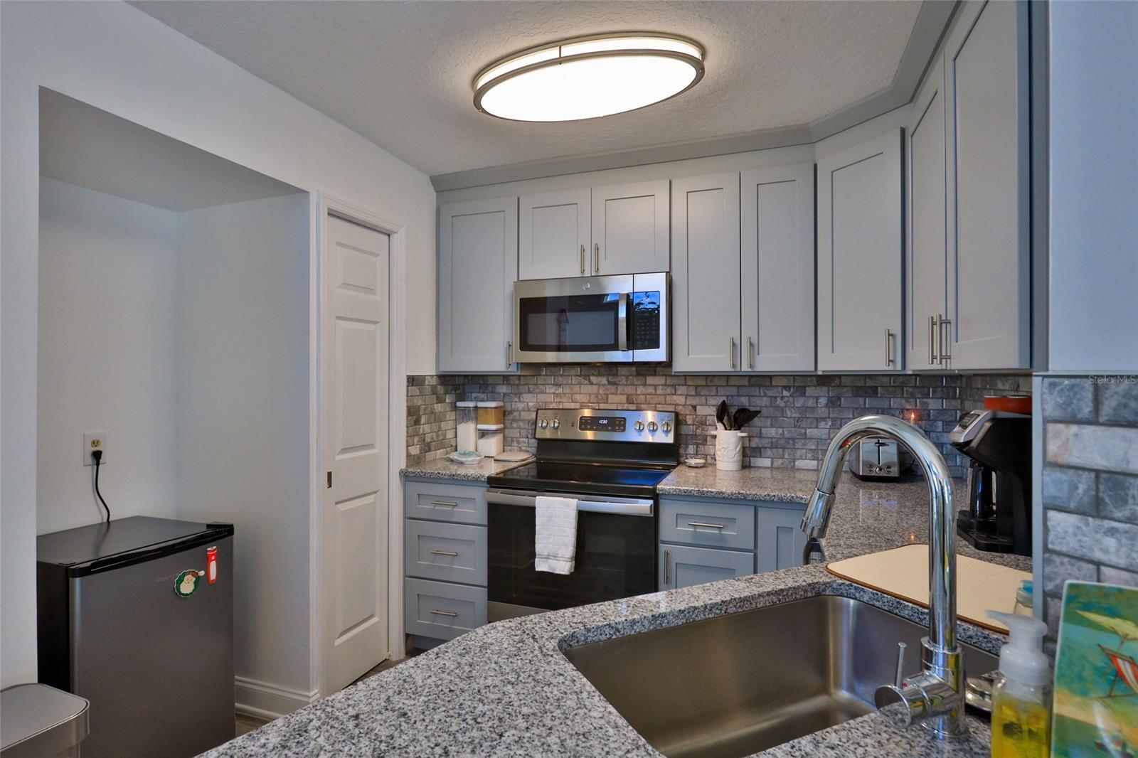 Sun Beach Club Condo Ph 01-03 - Residential