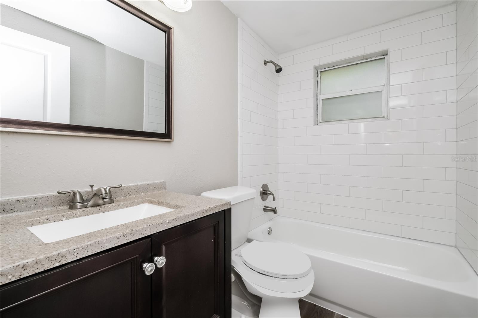 LAKEWOOD VILLAS - Residential Lease