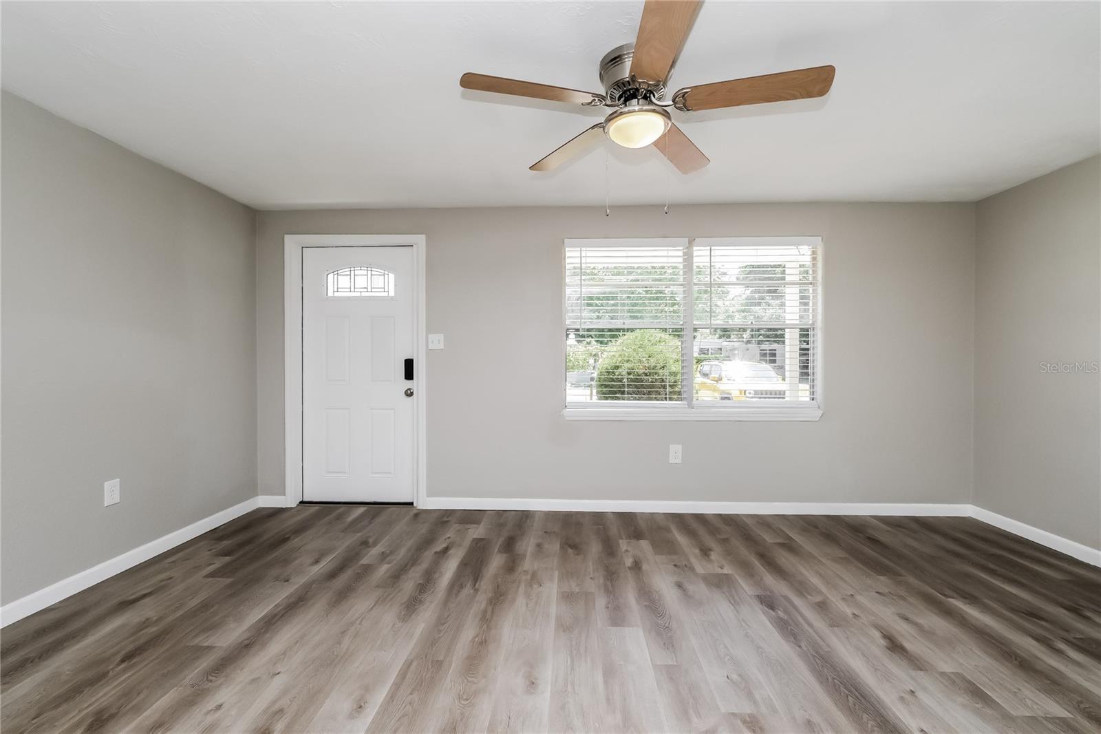 LAKEWOOD VILLAS - Residential Lease