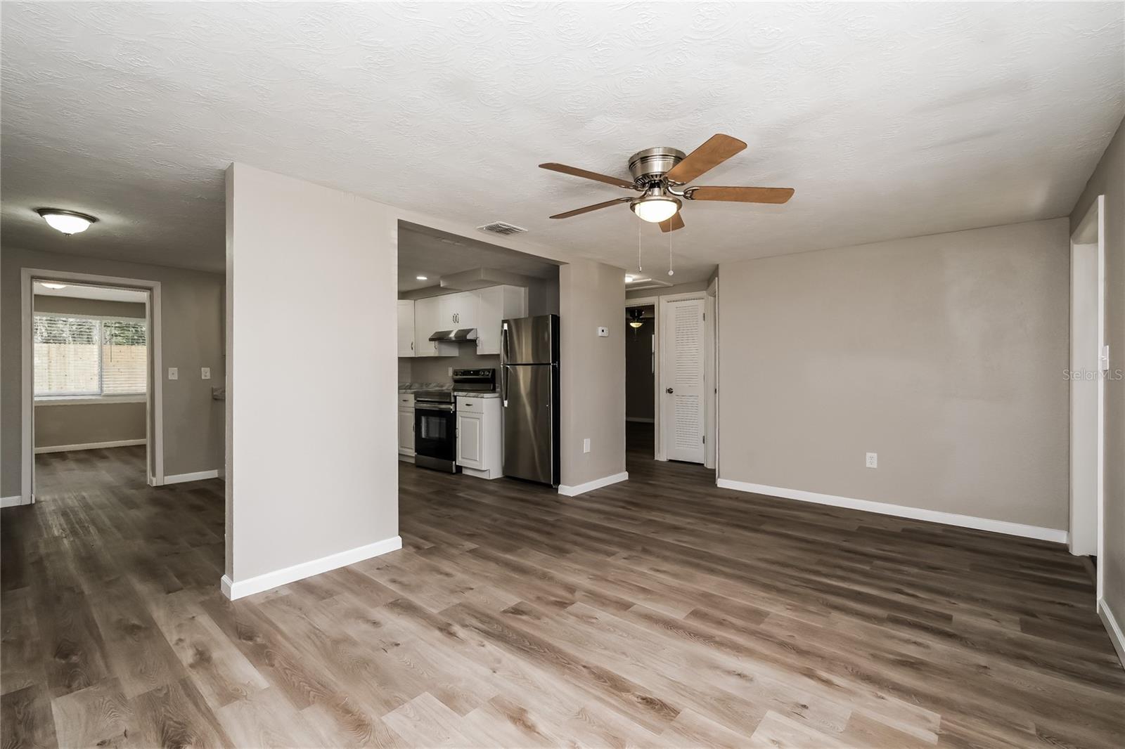 LAKEWOOD VILLAS - Residential Lease