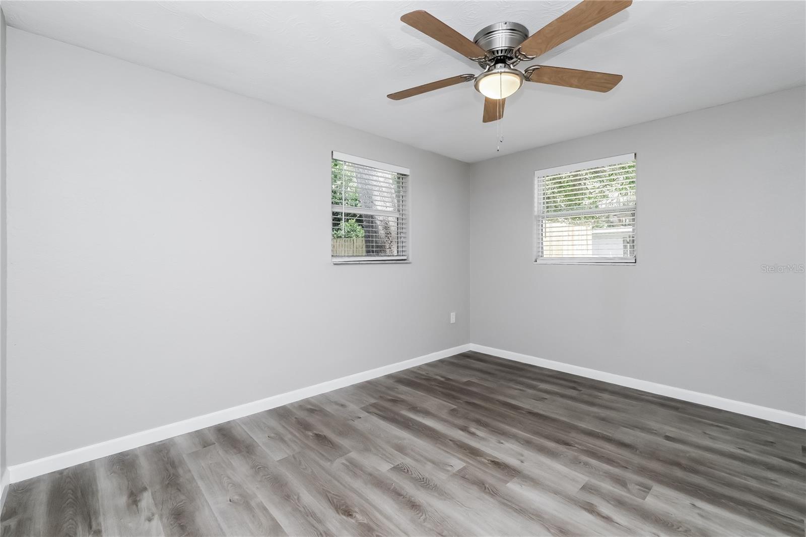 LAKEWOOD VILLAS - Residential Lease