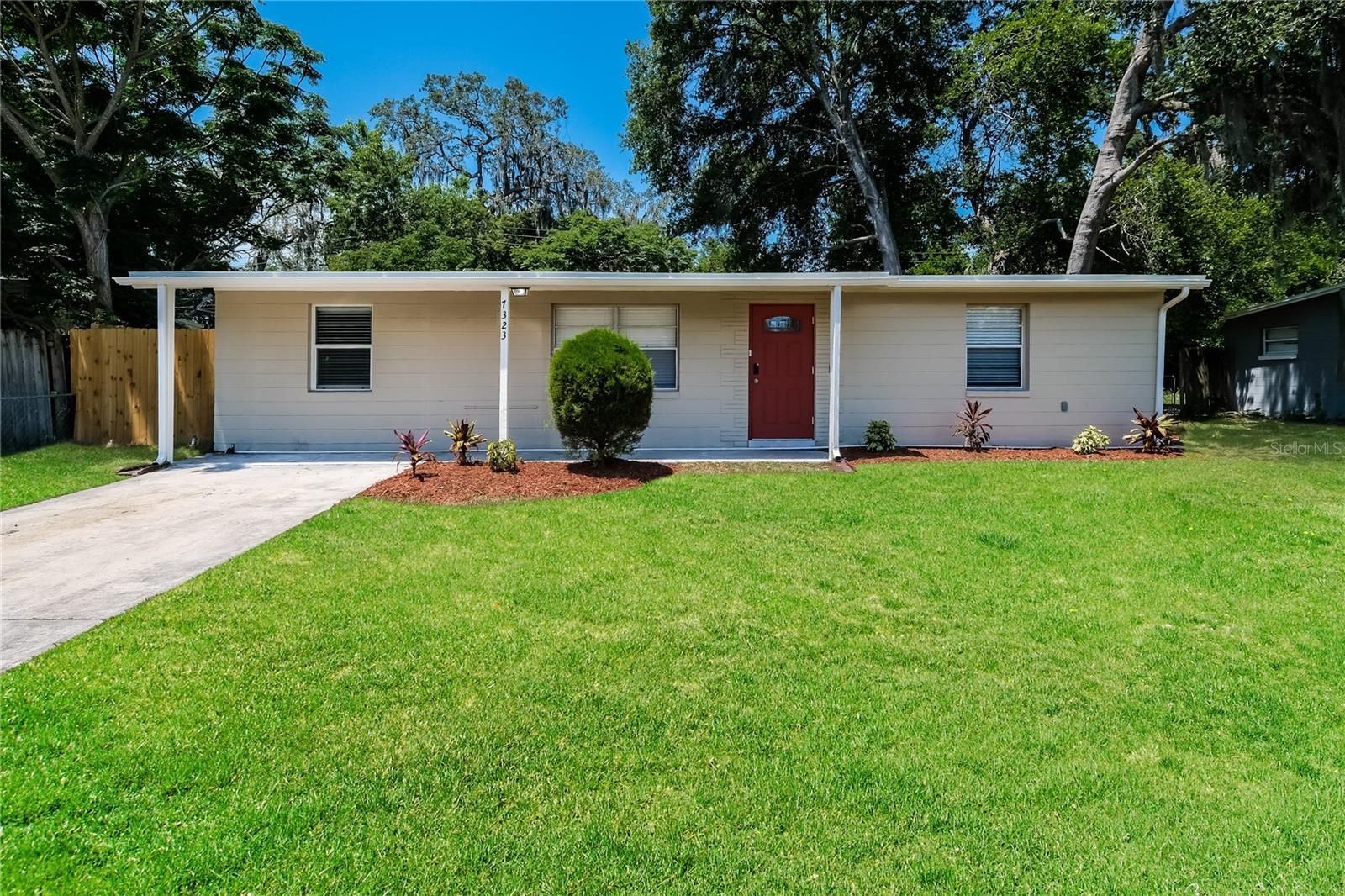 LAKEWOOD VILLAS - Residential Lease