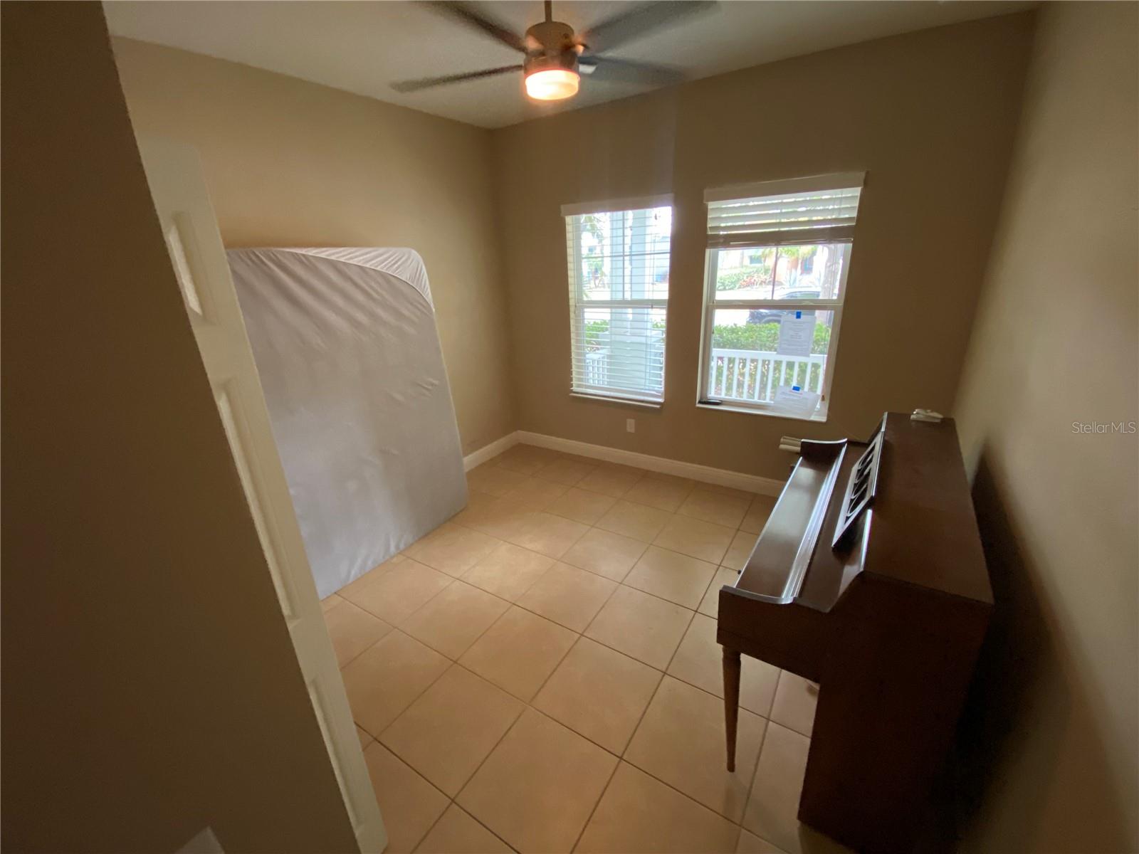 MIRABAY PH 3C-1 - Residential