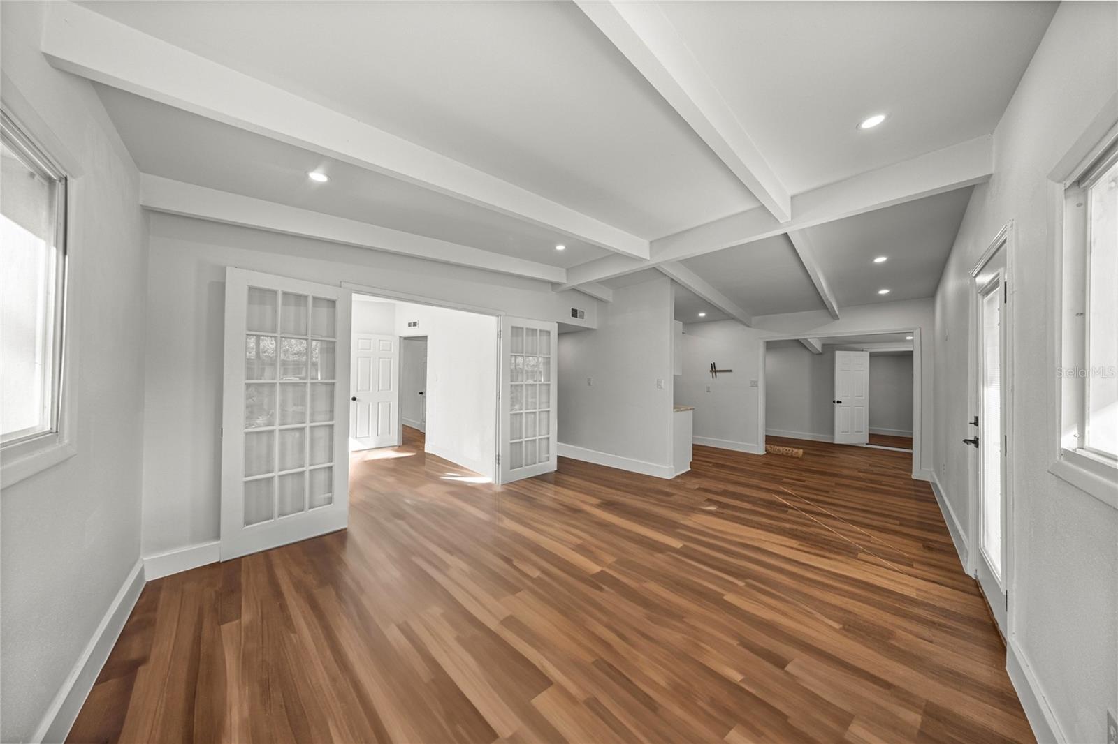 HIGHLAND COURT MANOR - Residential