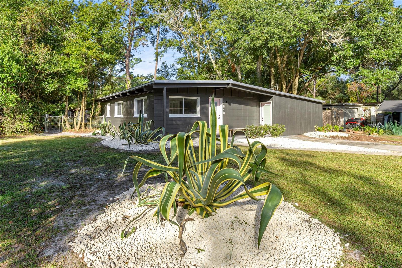 HIGHLAND COURT MANOR - Residential