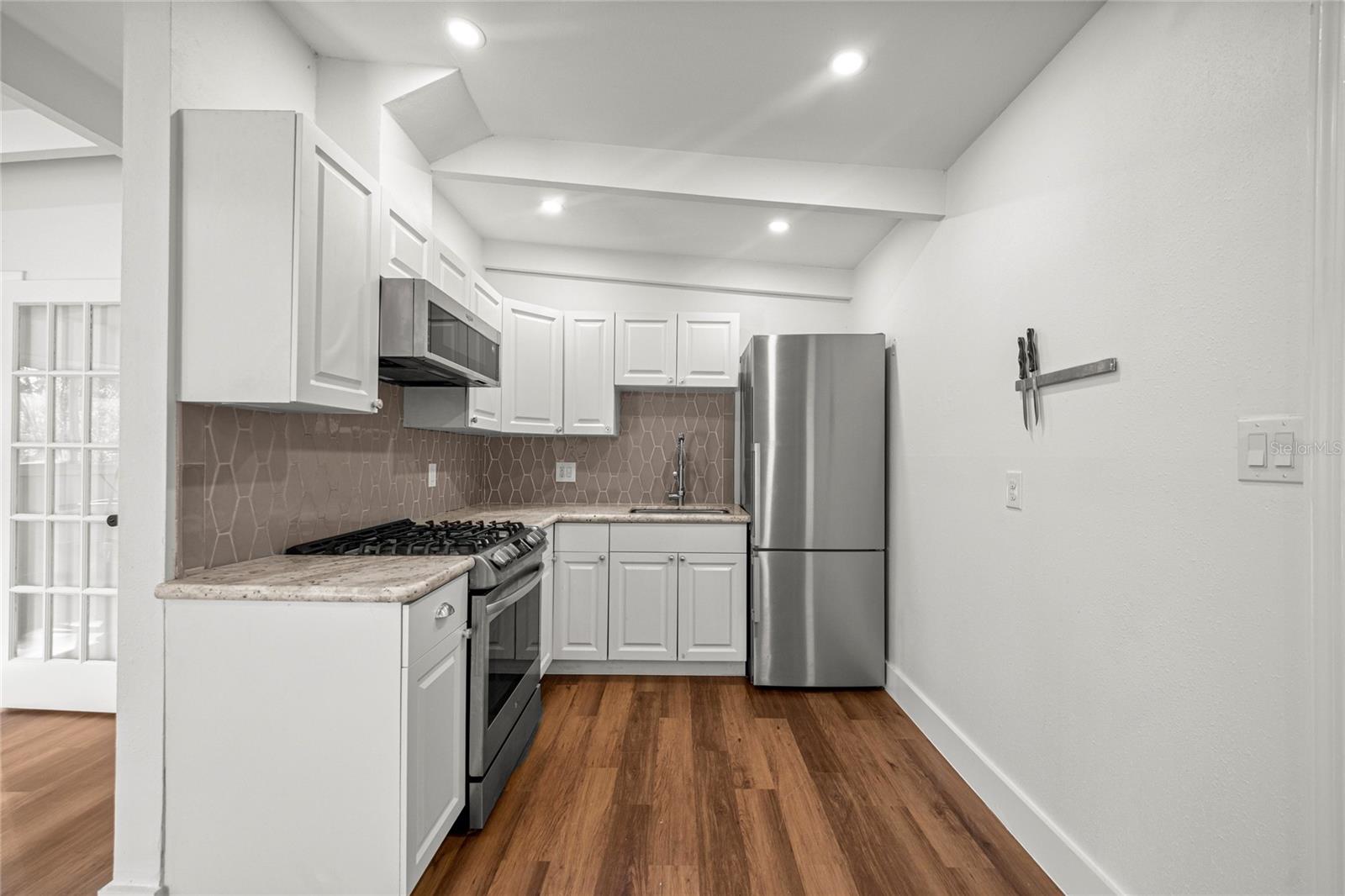 HIGHLAND COURT MANOR - Residential