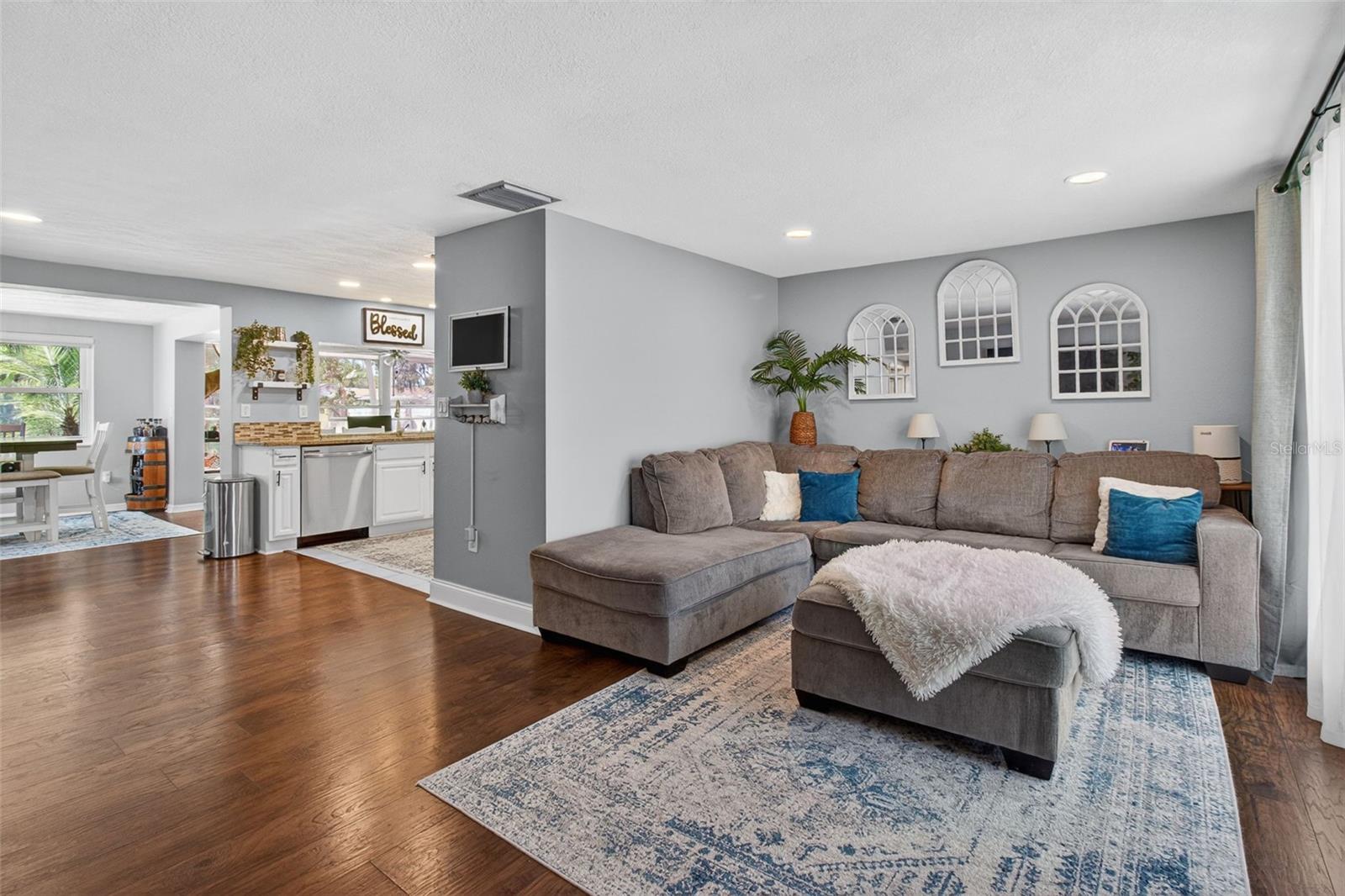 BEACON SQUARE - Residential