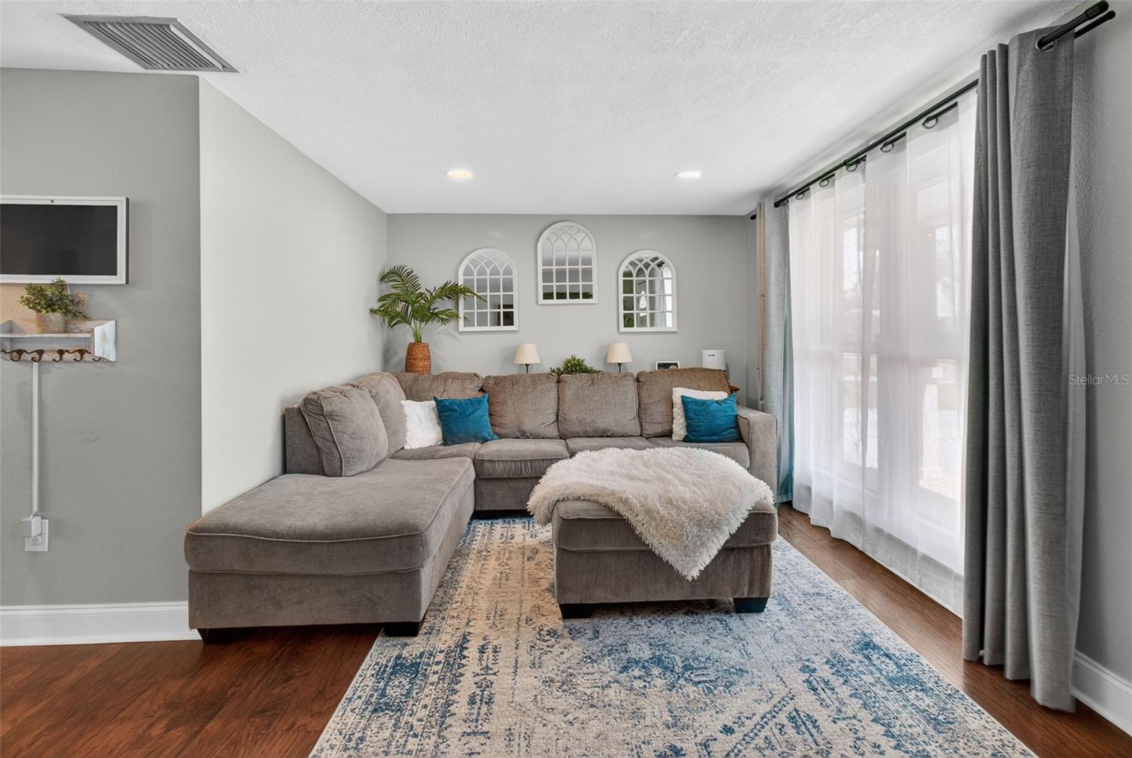 BEACON SQUARE - Residential