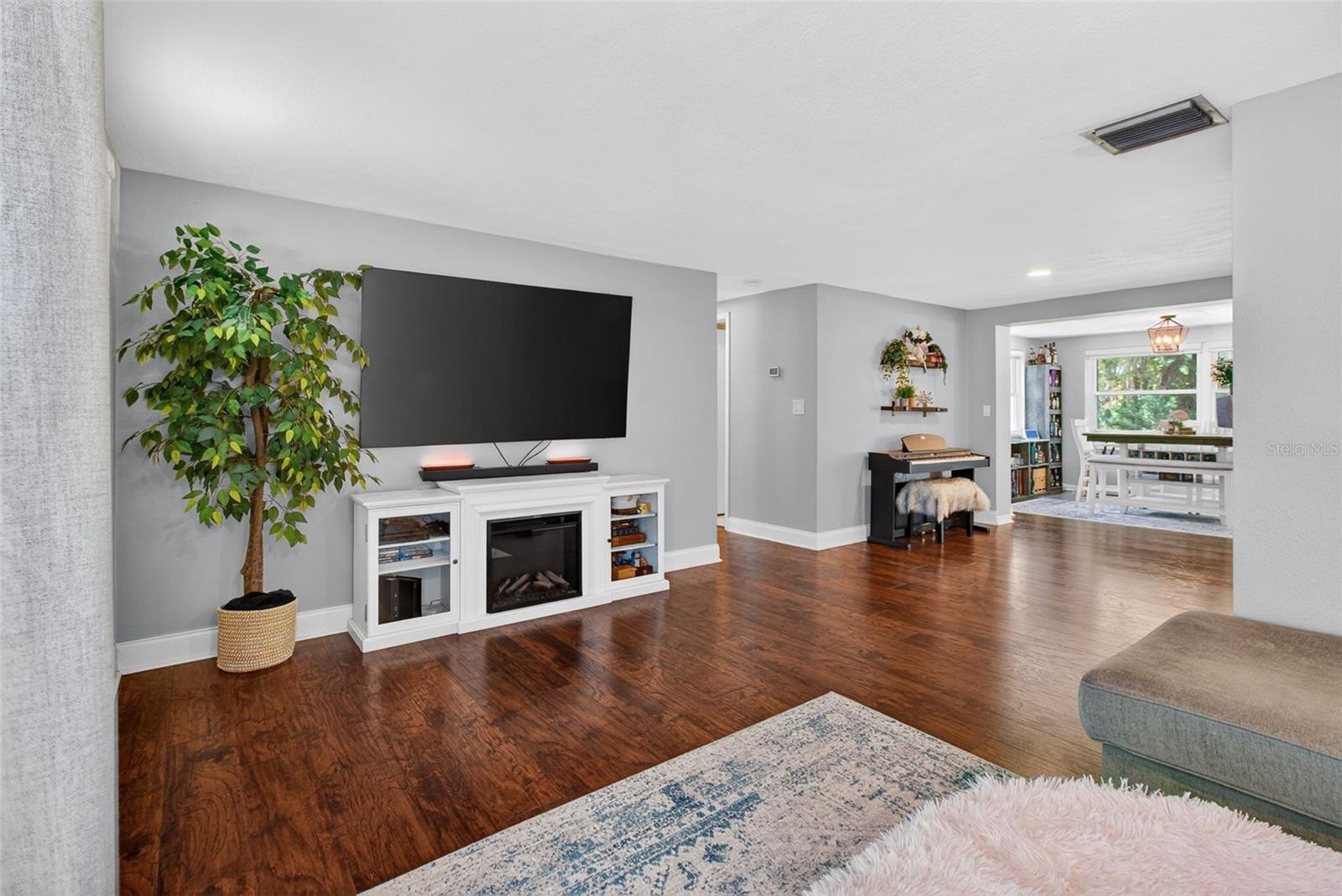 BEACON SQUARE - Residential