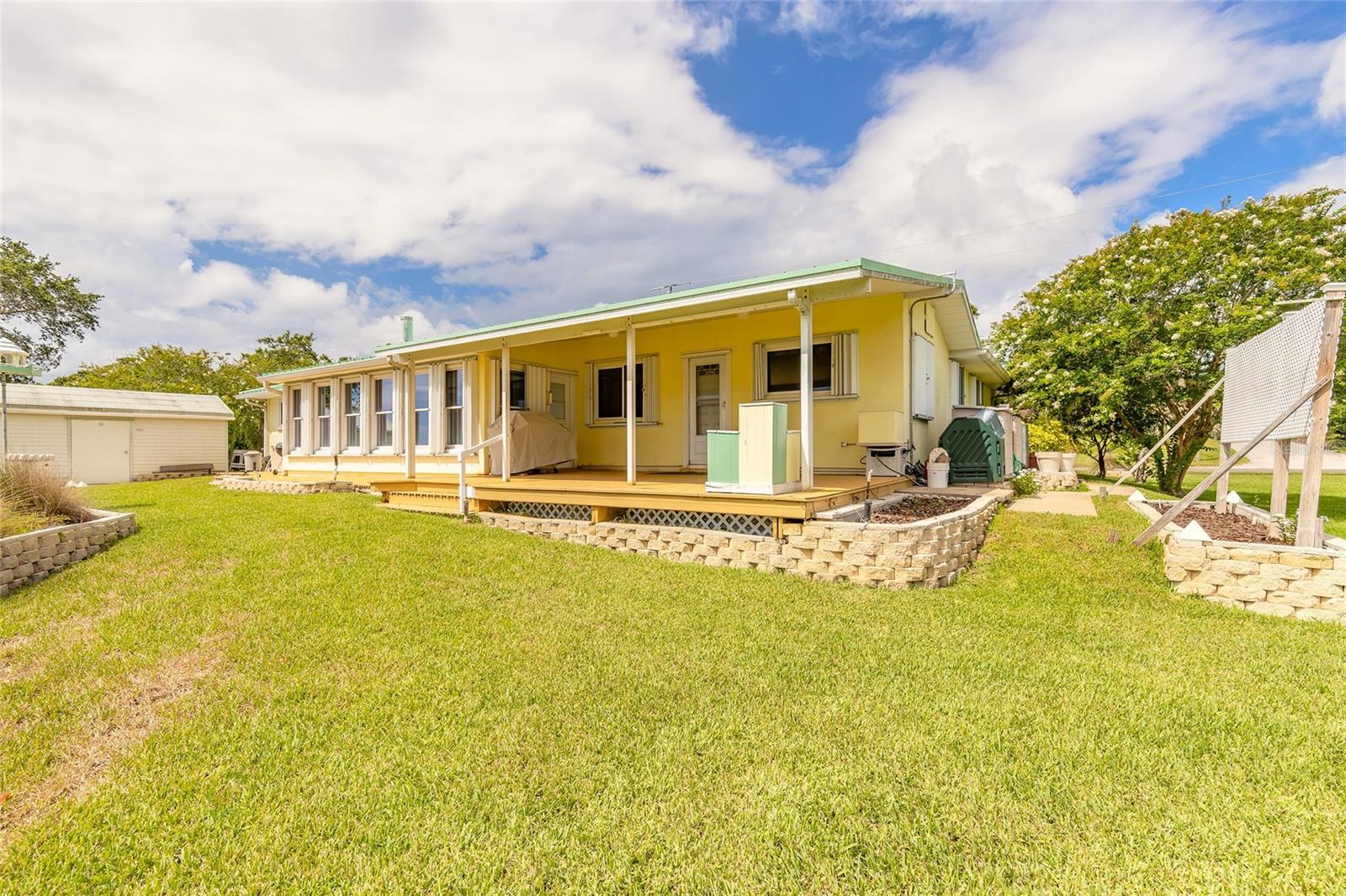 417 N RIVERSIDE DRIVE