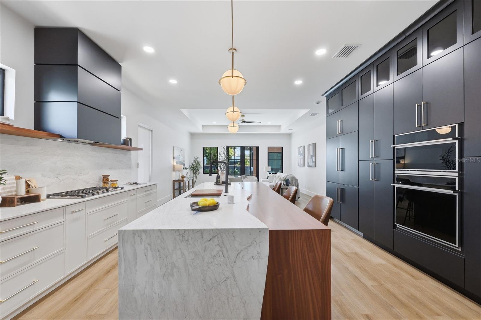 708 W KENTUCKY AVENUE