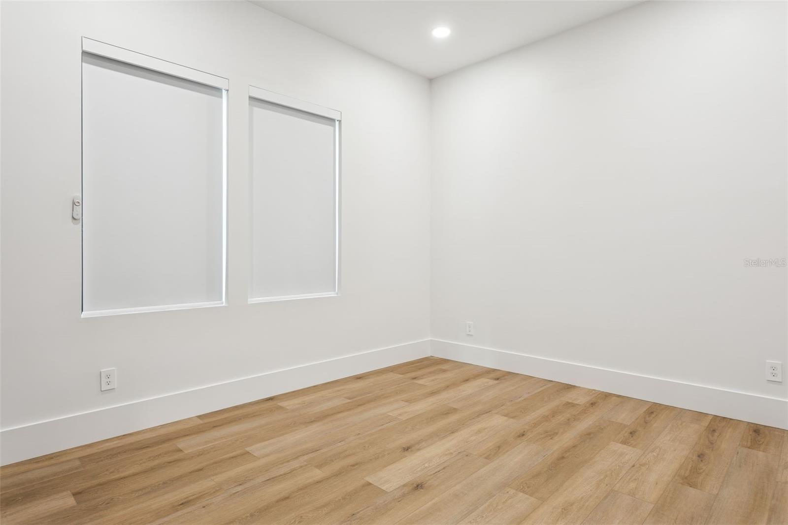 NORTH RIVERSIDE - Residential