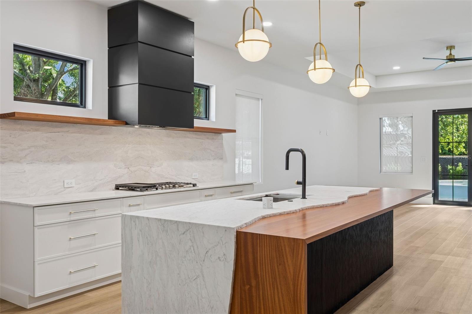 NORTH RIVERSIDE - Residential