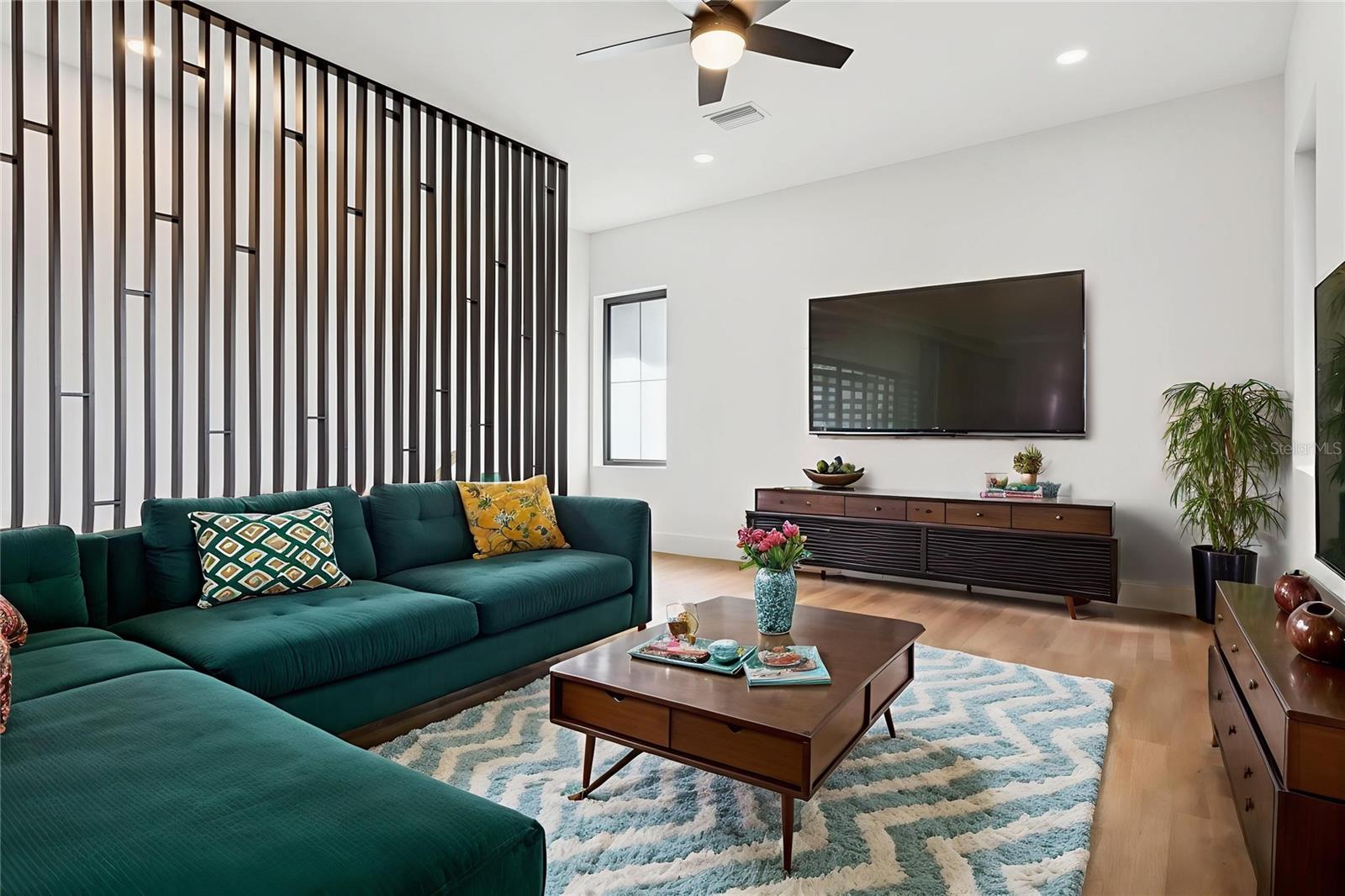 NORTH RIVERSIDE - Residential