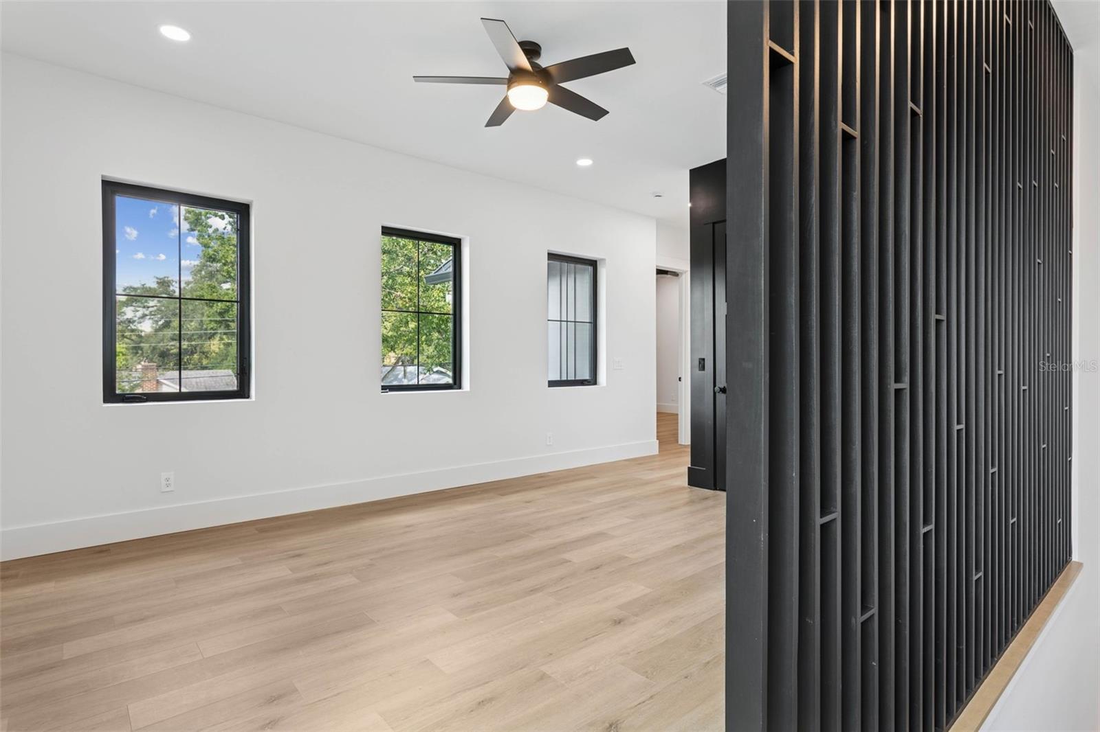 NORTH RIVERSIDE - Residential