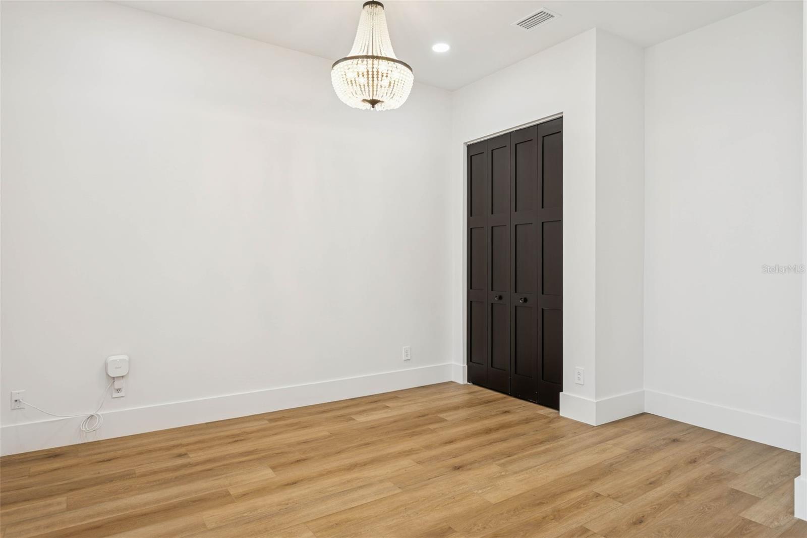 NORTH RIVERSIDE - Residential