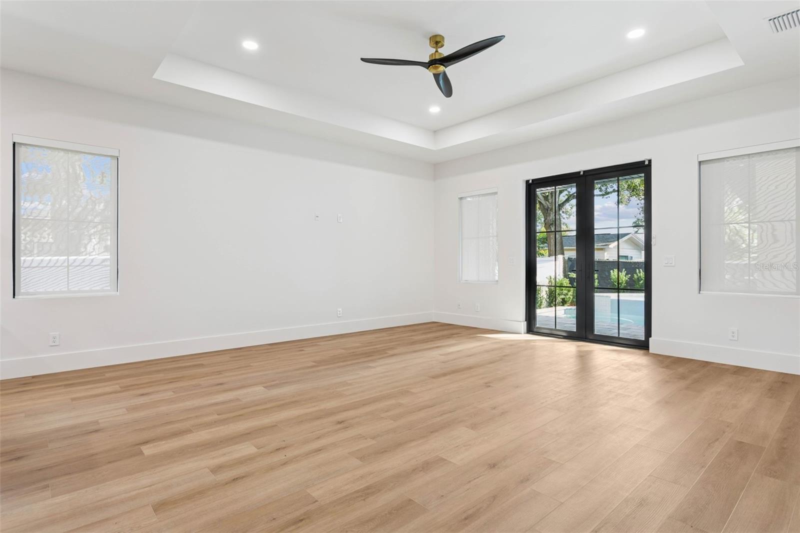 NORTH RIVERSIDE - Residential