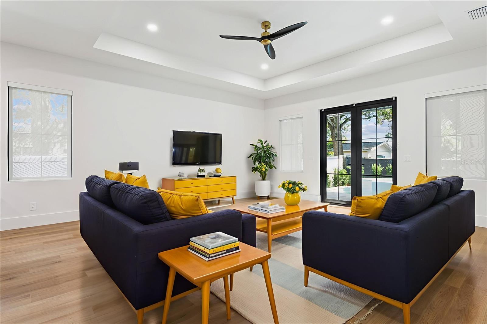 NORTH RIVERSIDE - Residential