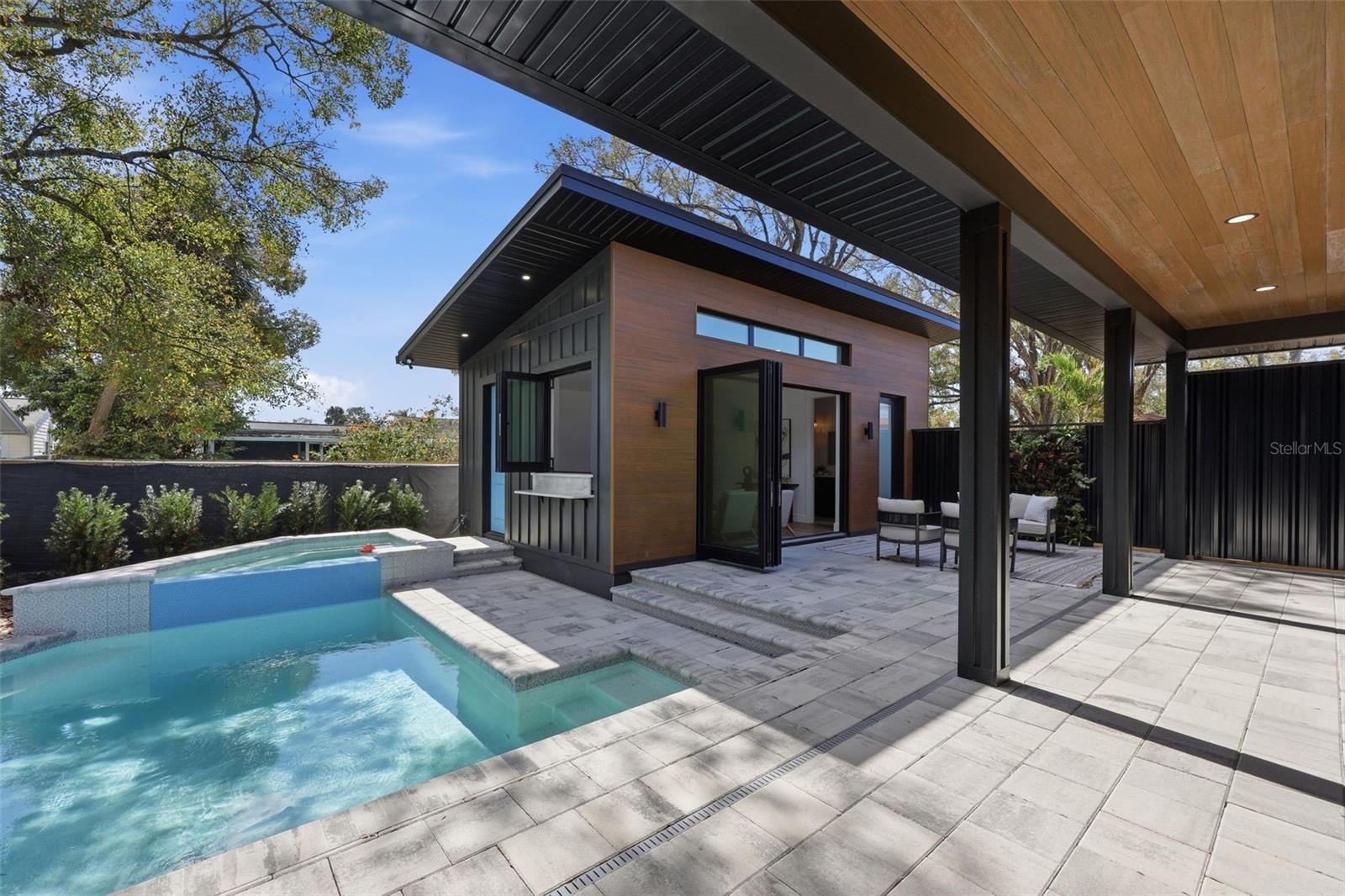 708 W KENTUCKY AVENUE