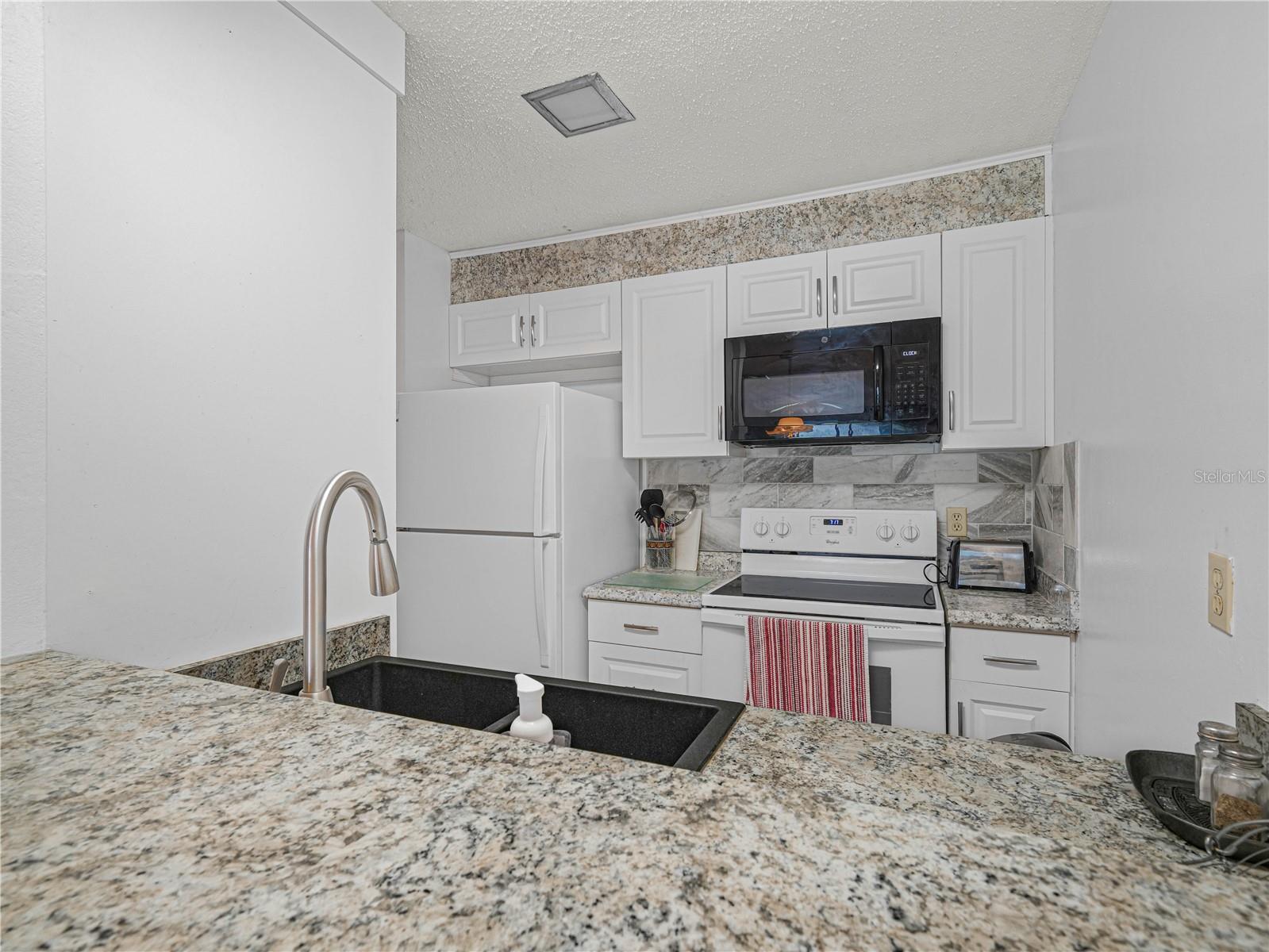 SANDY COVE WINTER HAVEN - Residential