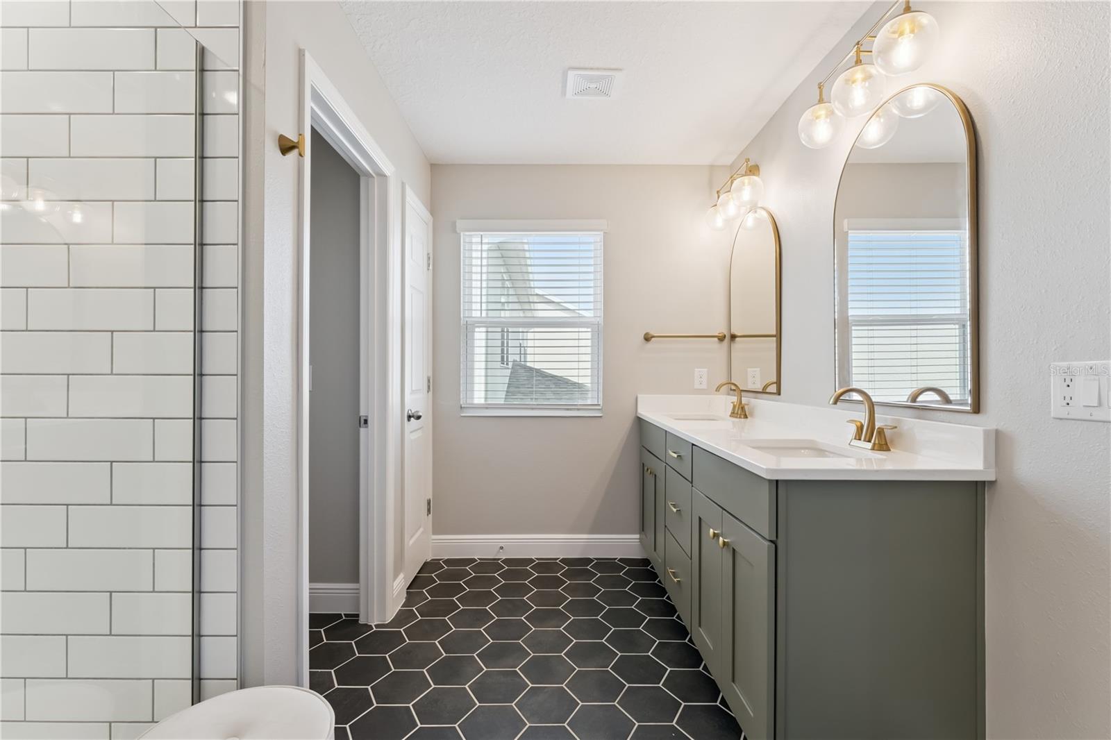 RIDGEVIEW - Residential