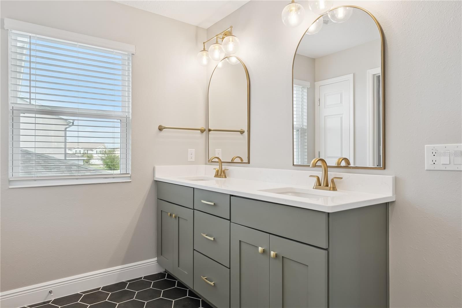 RIDGEVIEW - Residential