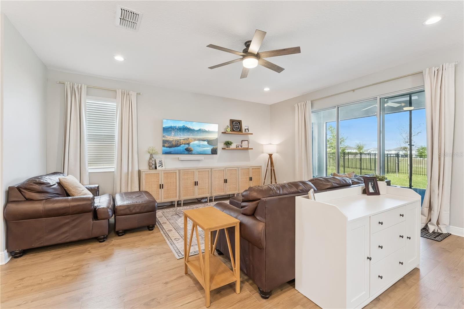 RIDGEVIEW - Residential