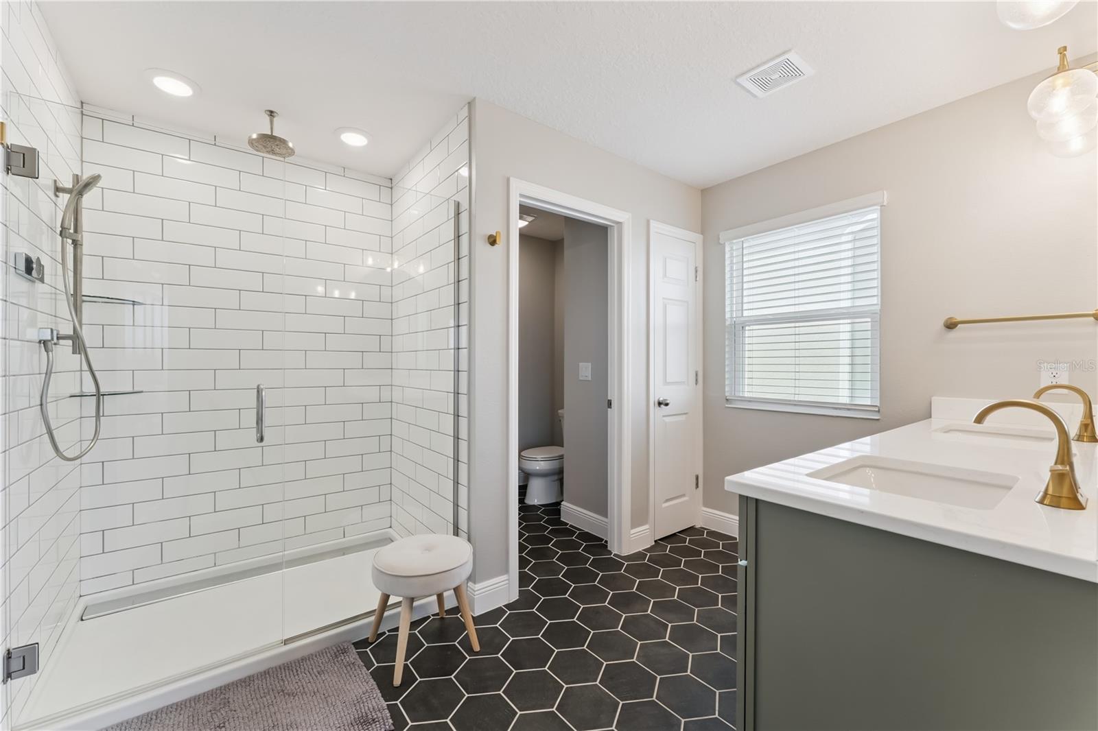 RIDGEVIEW - Residential