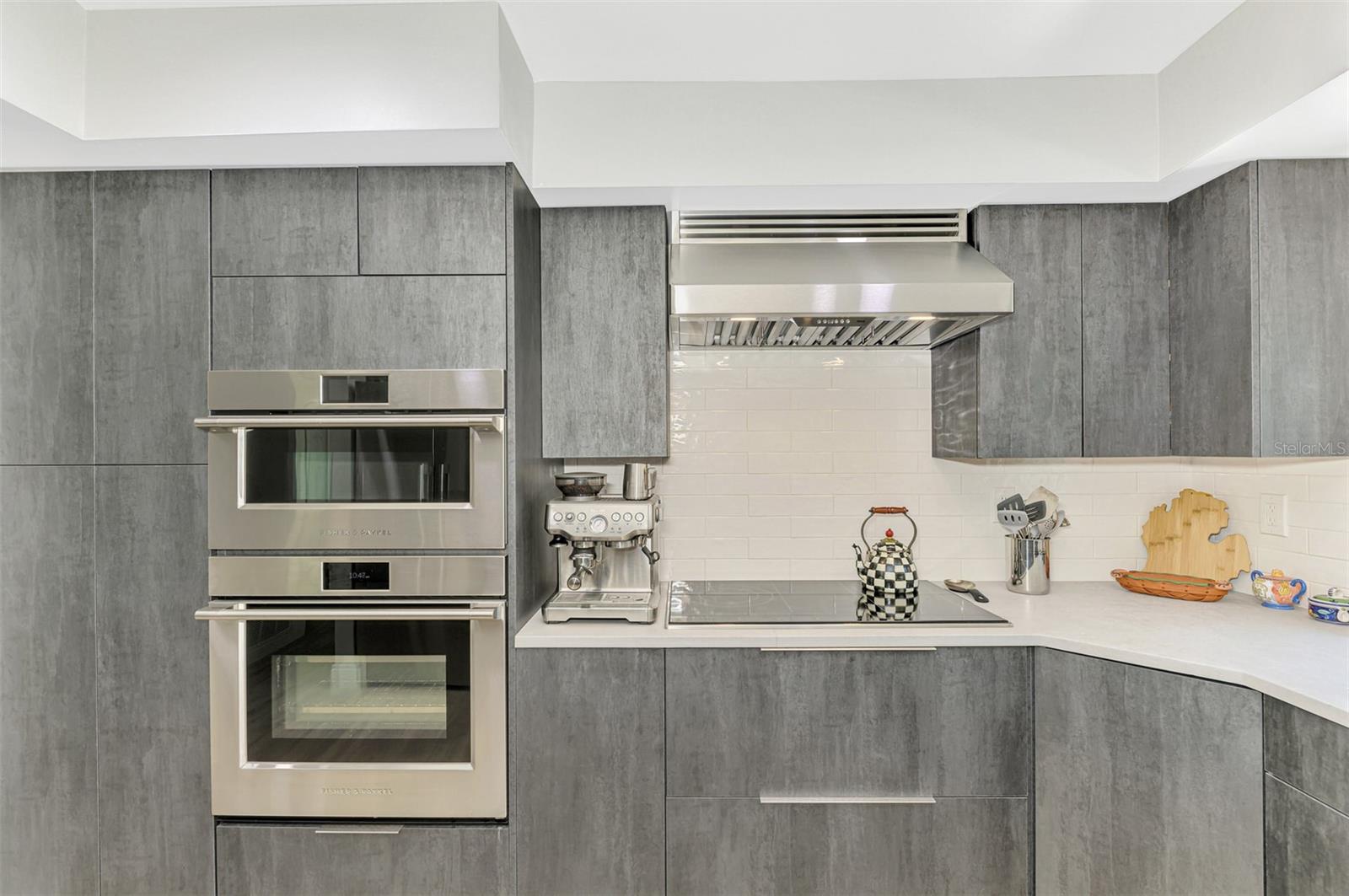 HIDDEN HARBOR - Residential