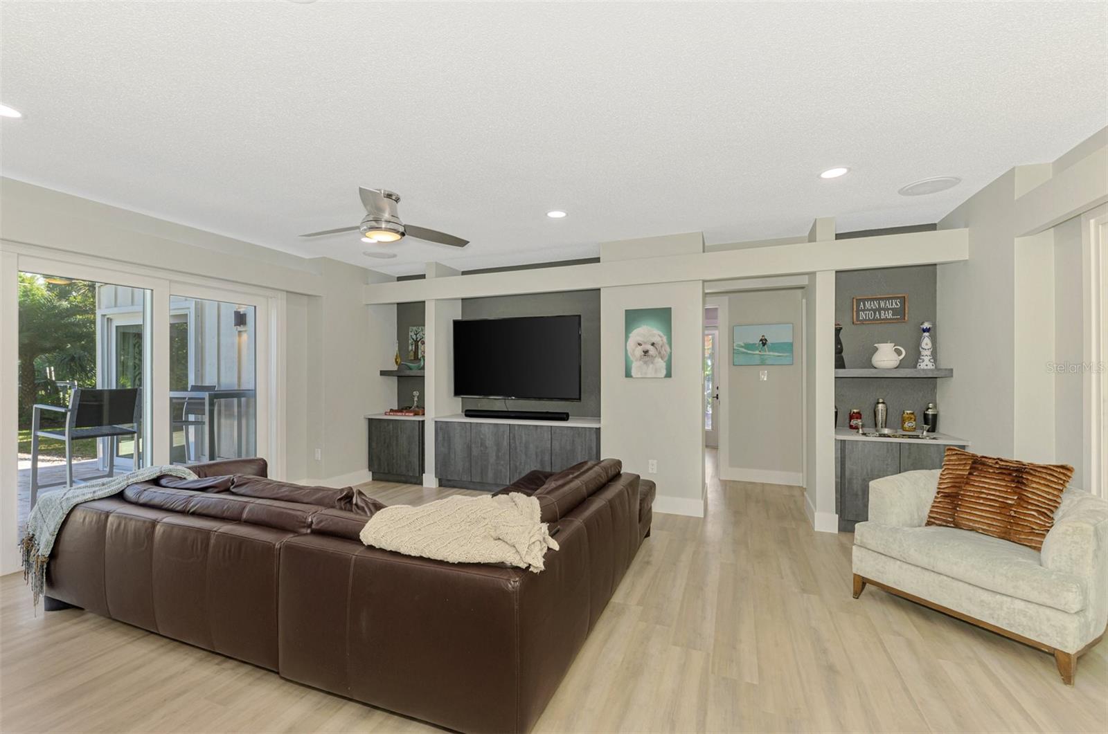 HIDDEN HARBOR - Residential