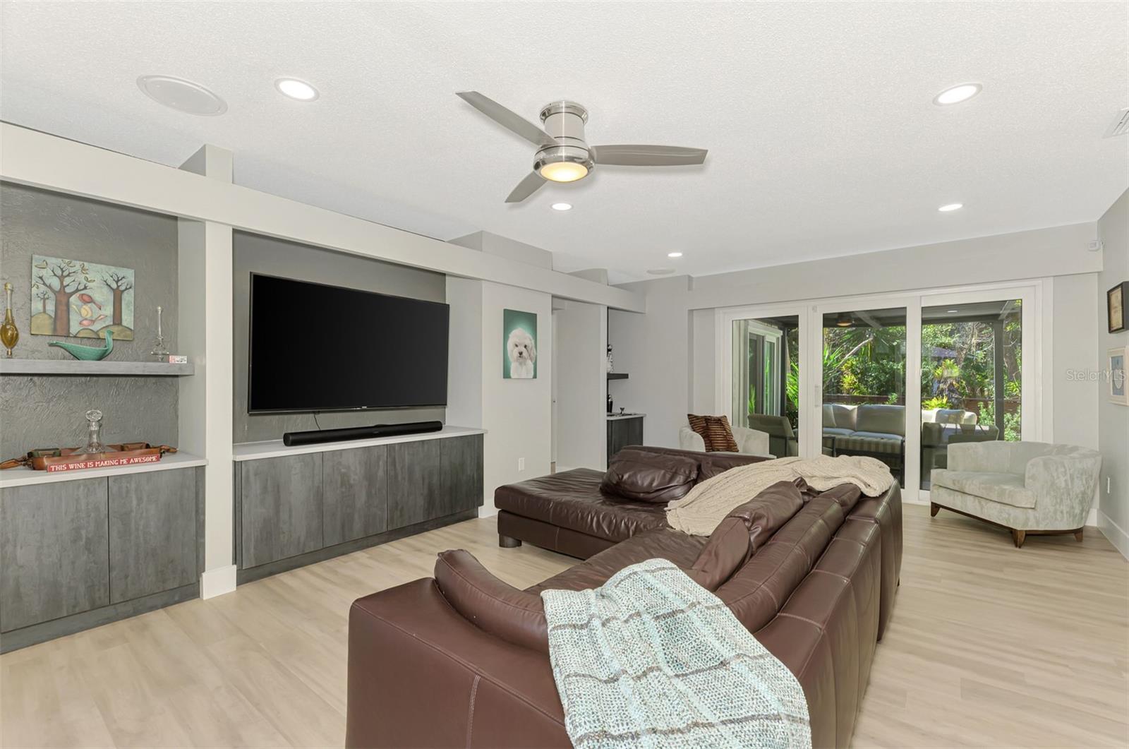 HIDDEN HARBOR - Residential