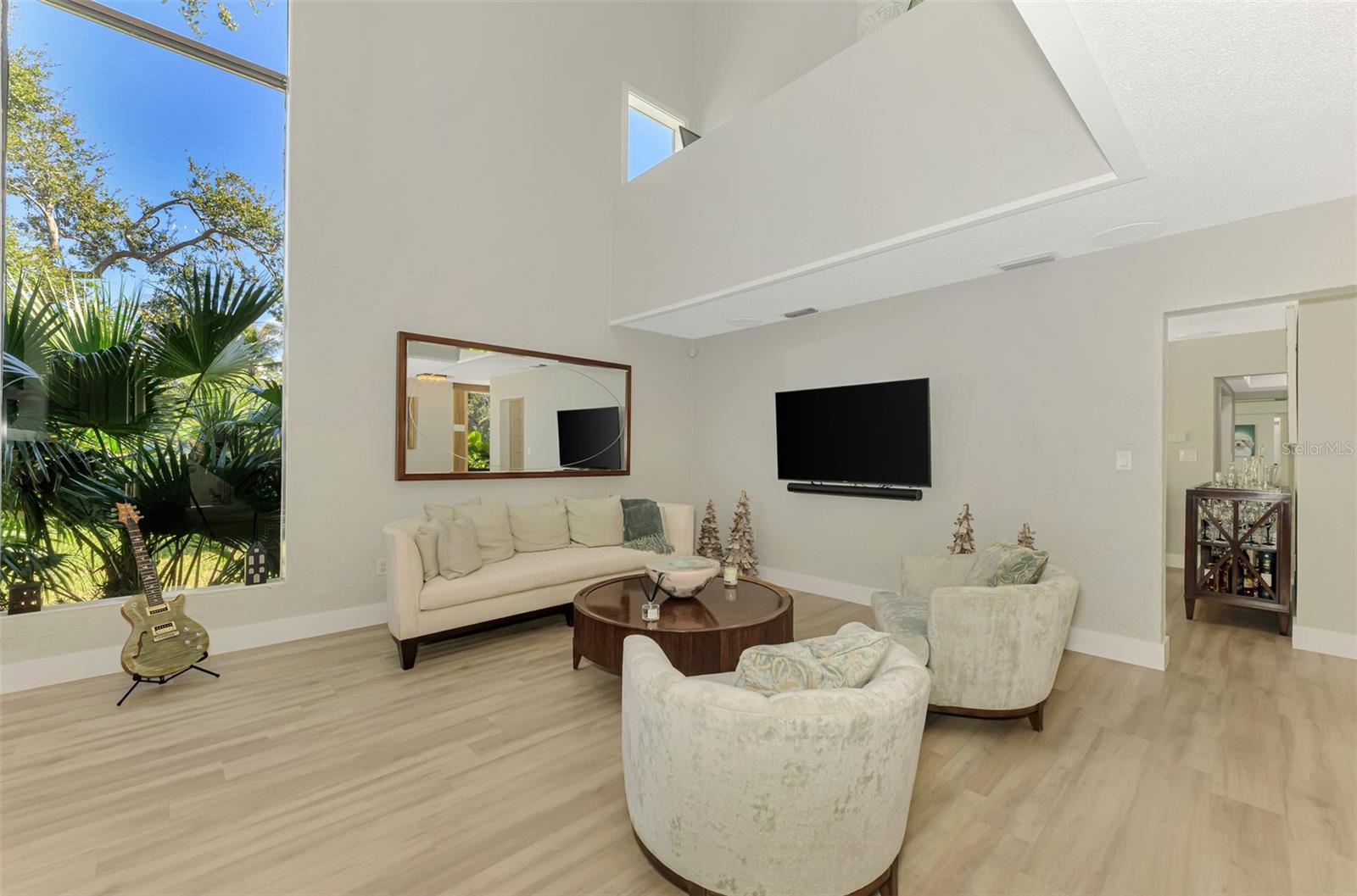 HIDDEN HARBOR - Residential