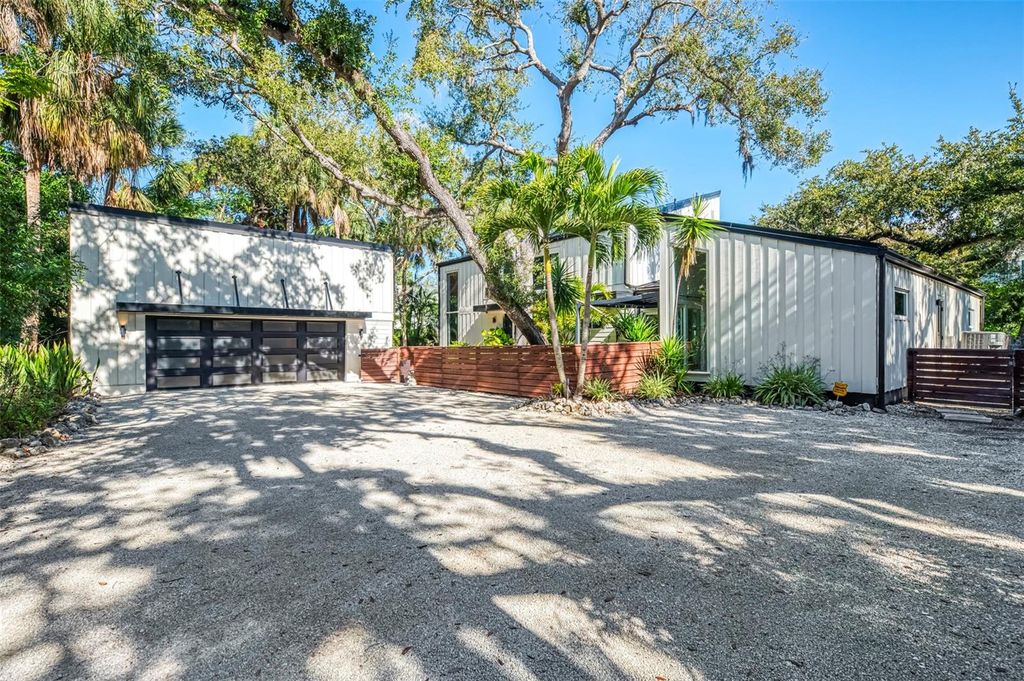 Photo of 5303 Hidden Harbor Road, Sarasota, FL 34242 (MLS # N6143036)