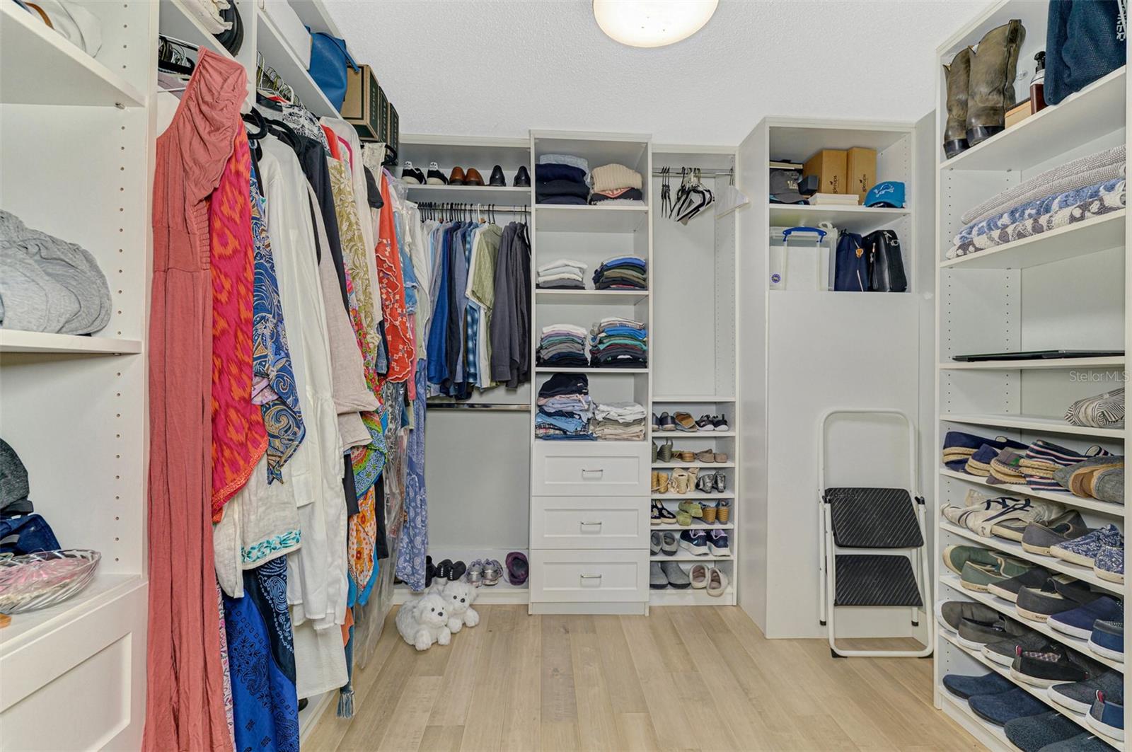 HIDDEN HARBOR - Residential