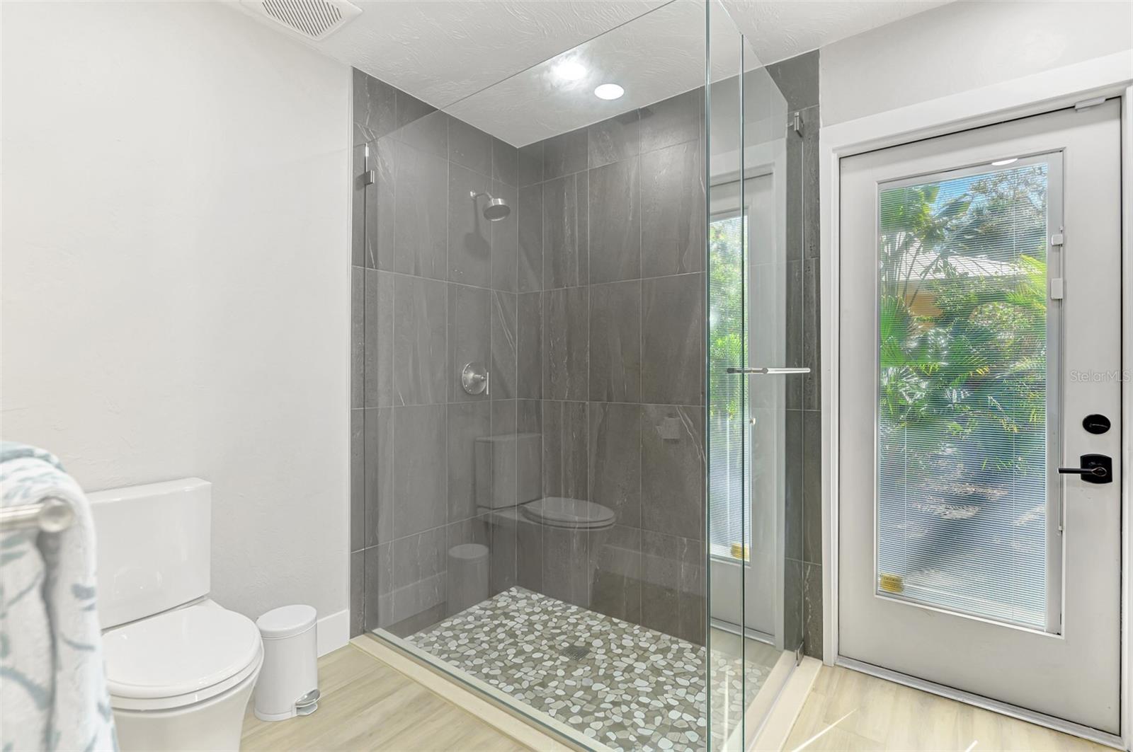 HIDDEN HARBOR - Residential