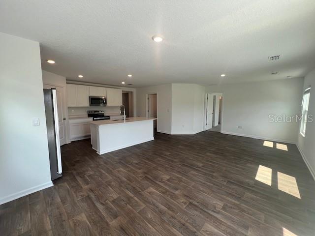 6 SPRINGWOOD DRIVE S