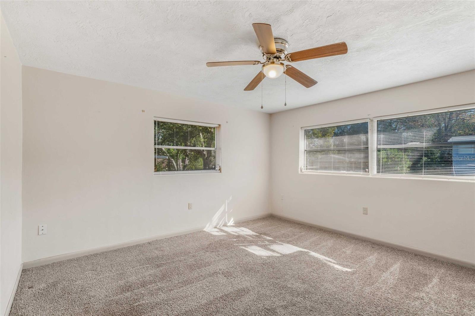 BEVERLY HILLS UNIT 05 - Residential