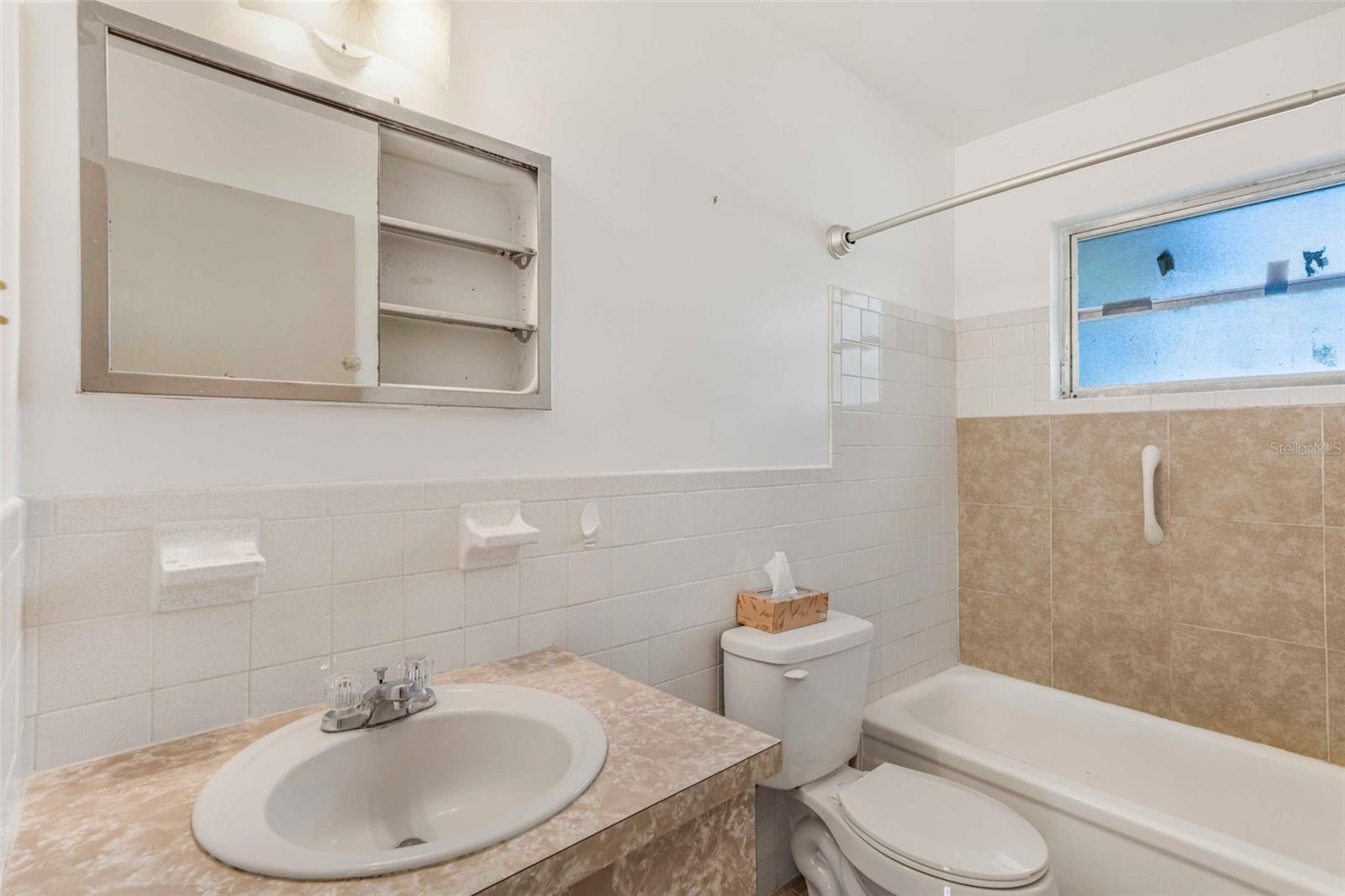 BEVERLY HILLS UNIT 05 - Residential