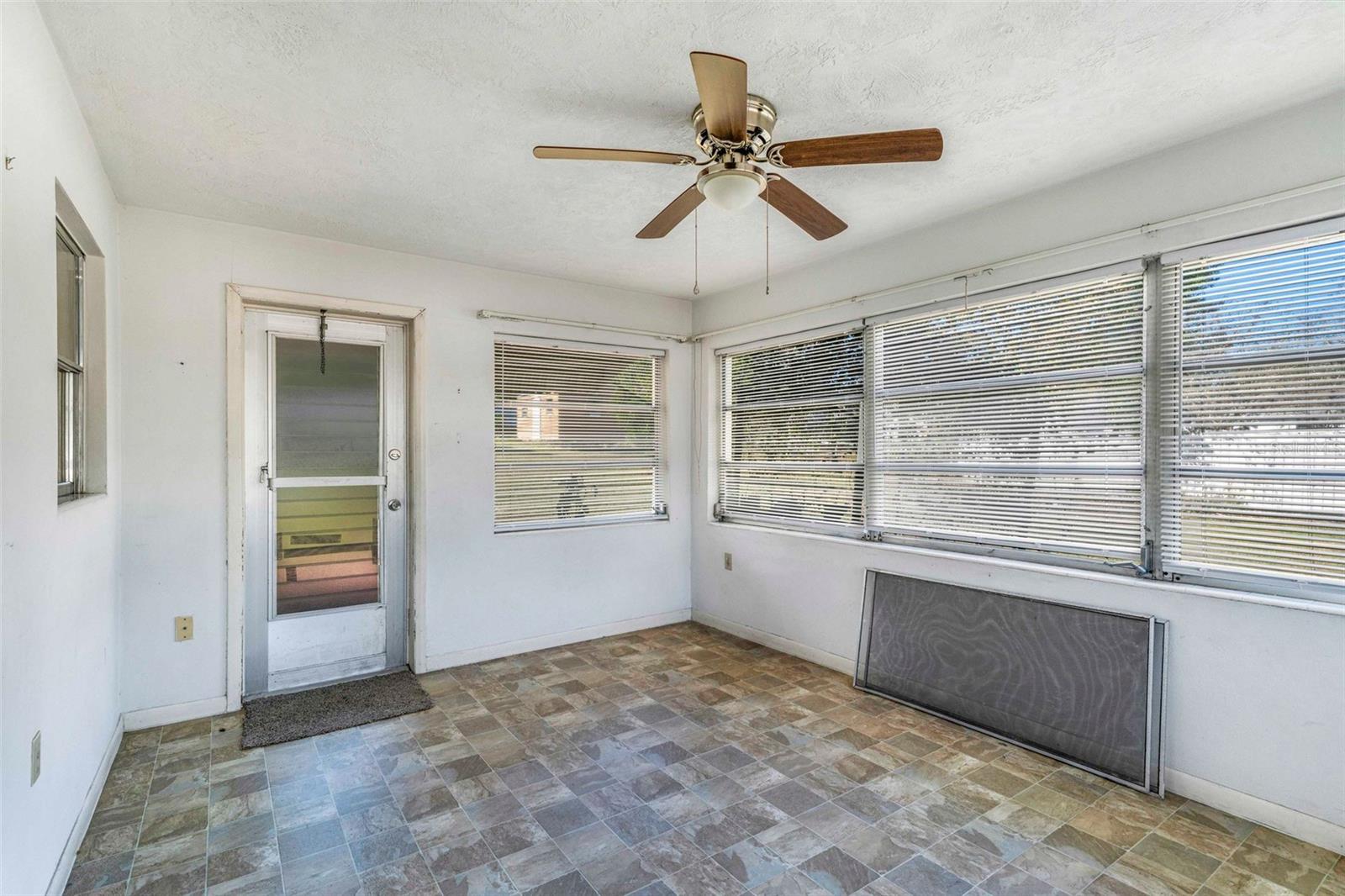 BEVERLY HILLS UNIT 05 - Residential