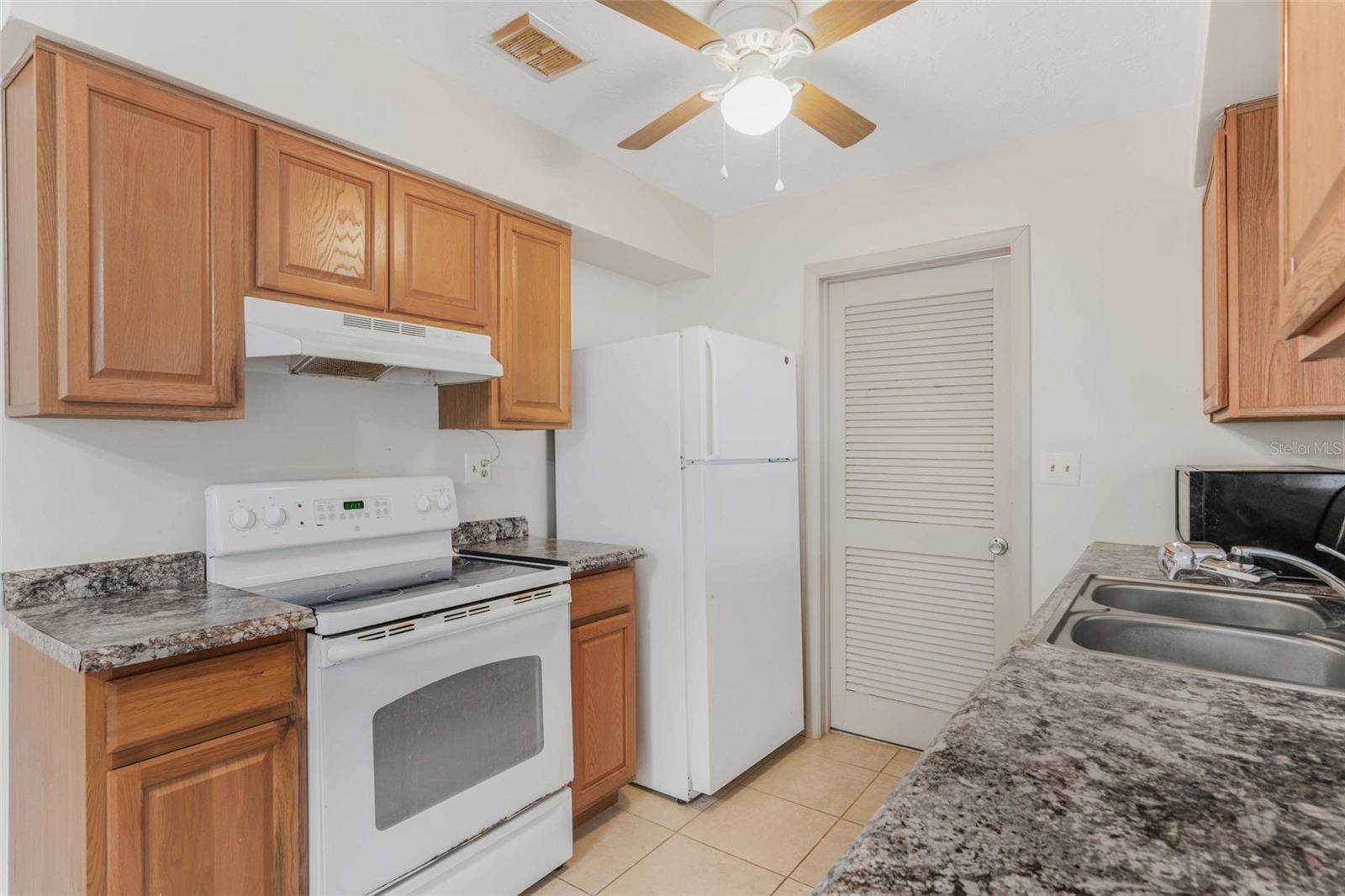 BEVERLY HILLS UNIT 05 - Residential