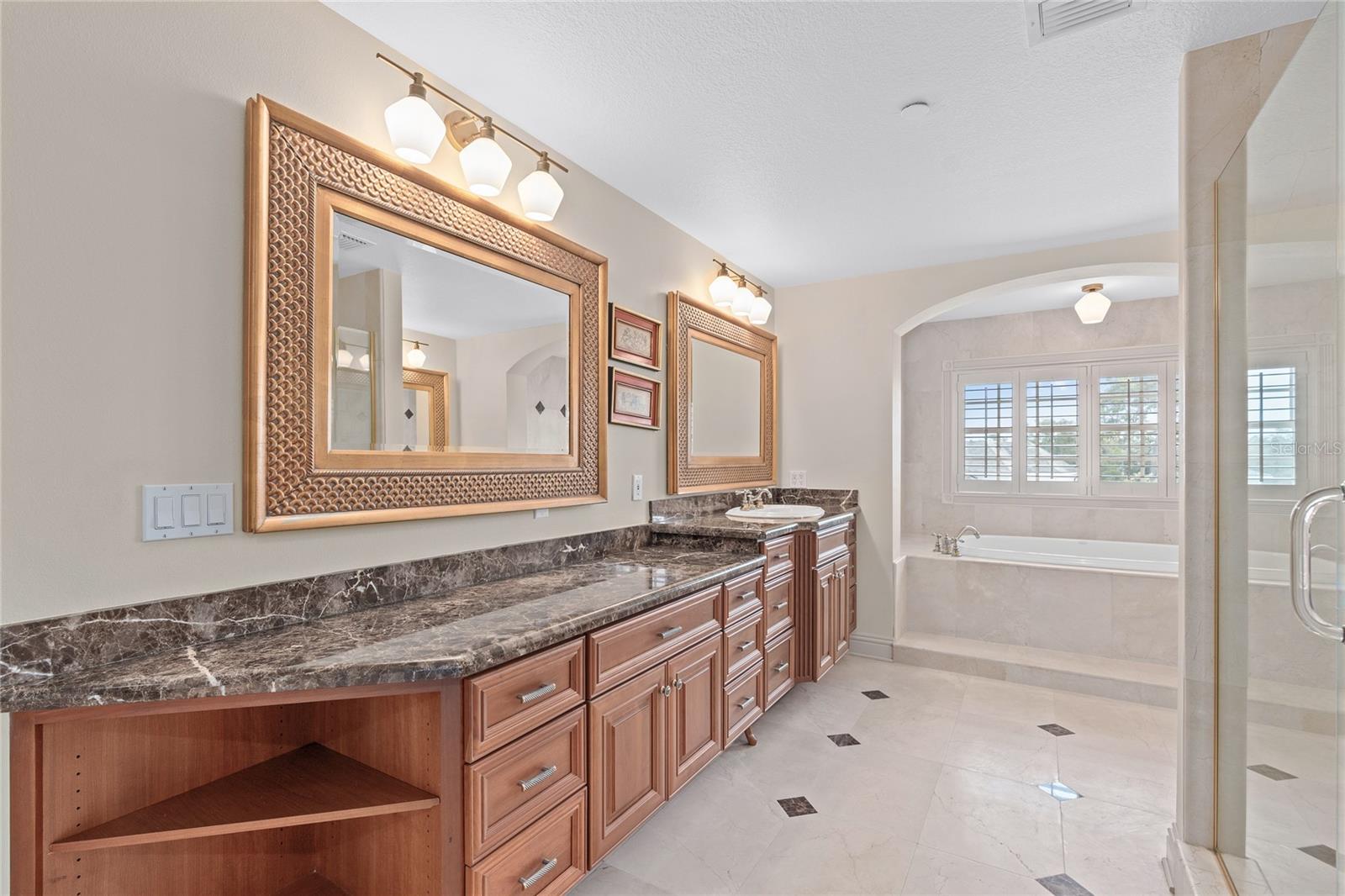 VERSAILLES WINTER PARK CONDO - Residential