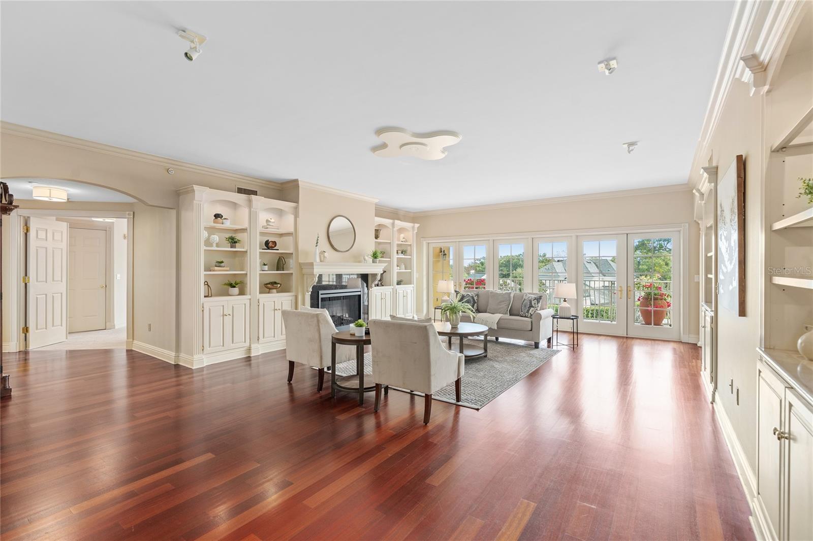 VERSAILLES WINTER PARK CONDO - Residential