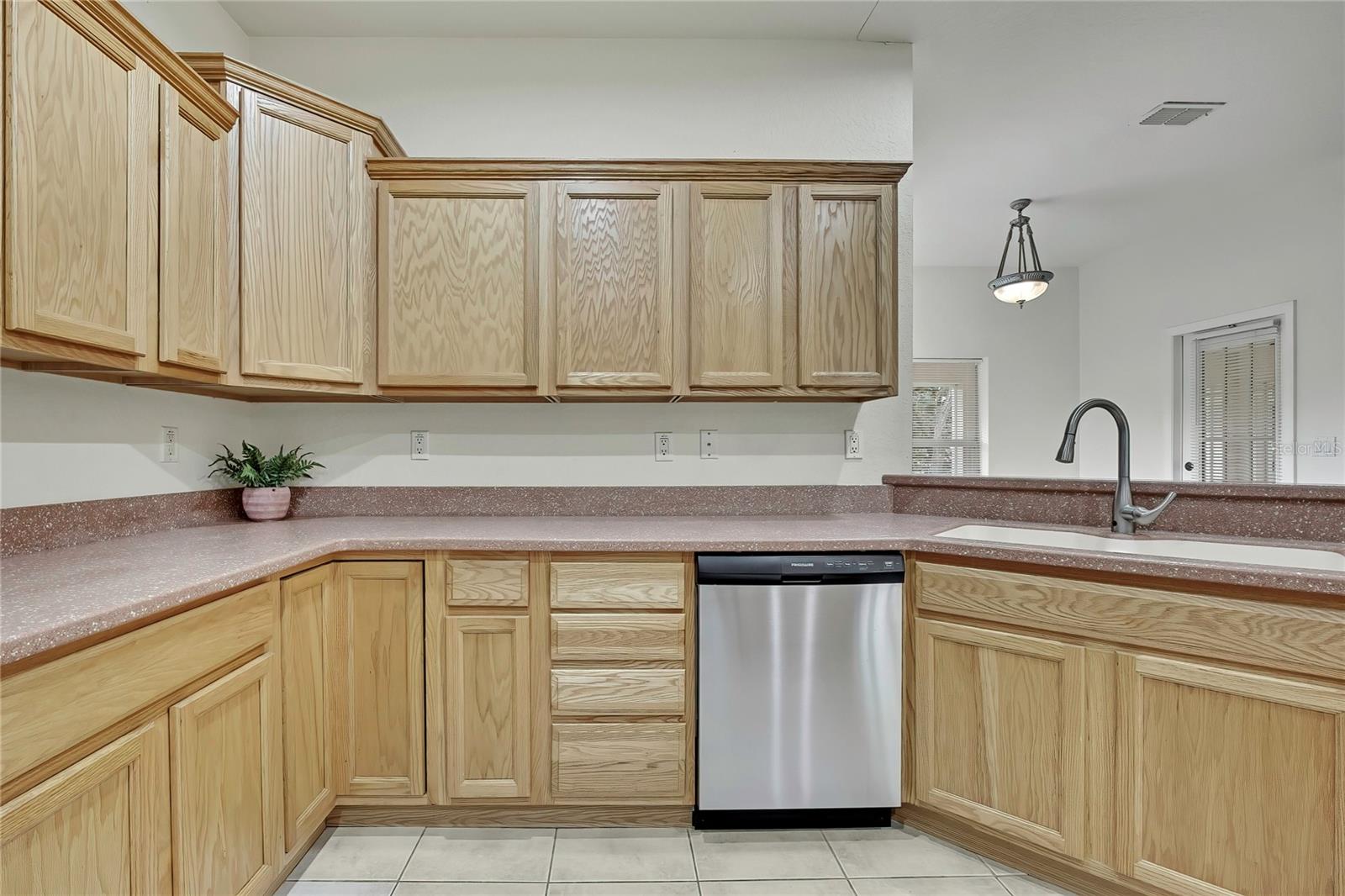 PADRONS WEST LINDEN ESTATES - Residential Lease