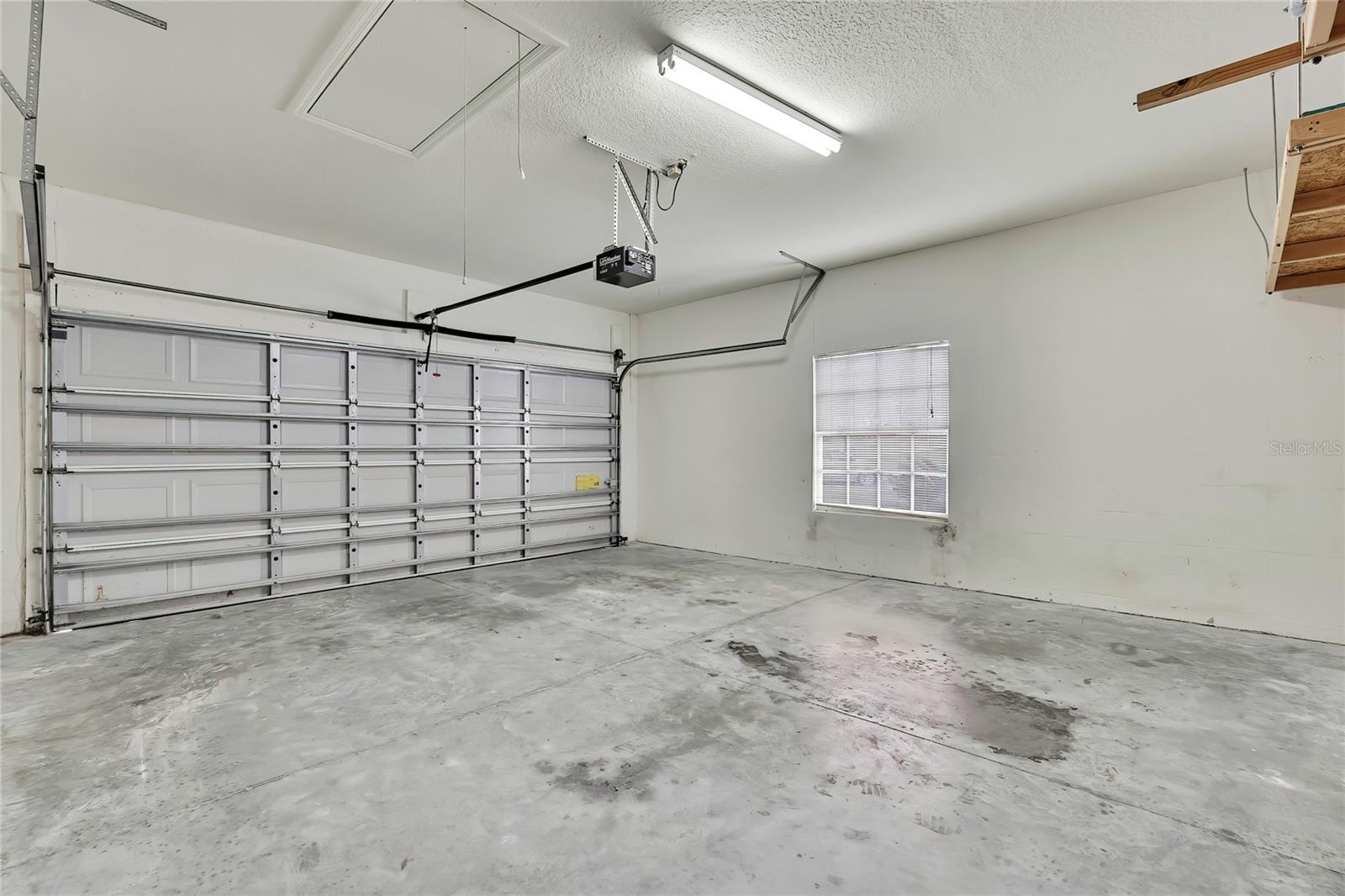 PADRONS WEST LINDEN ESTATES - Residential Lease