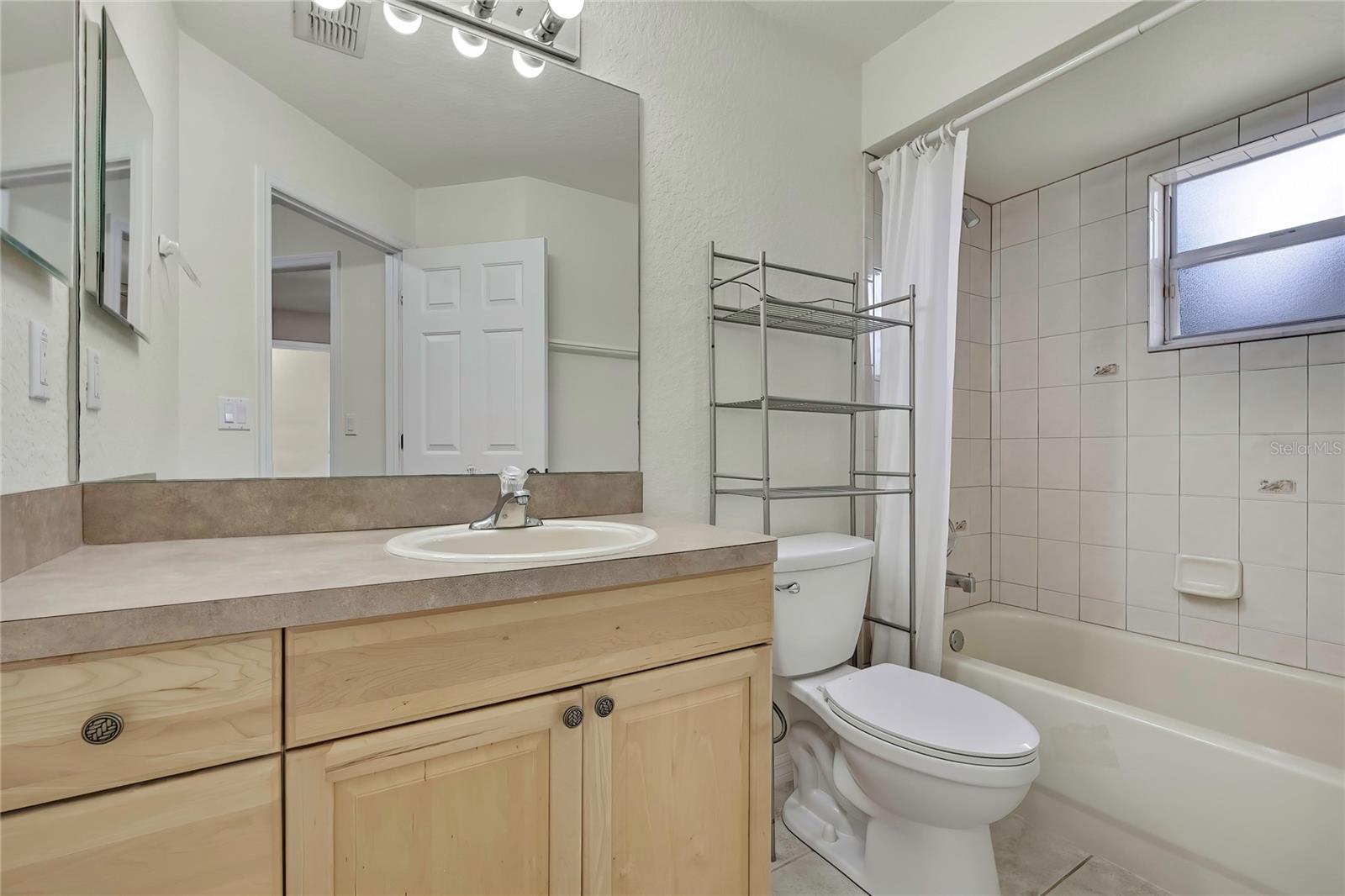 PADRONS WEST LINDEN ESTATES - Residential Lease